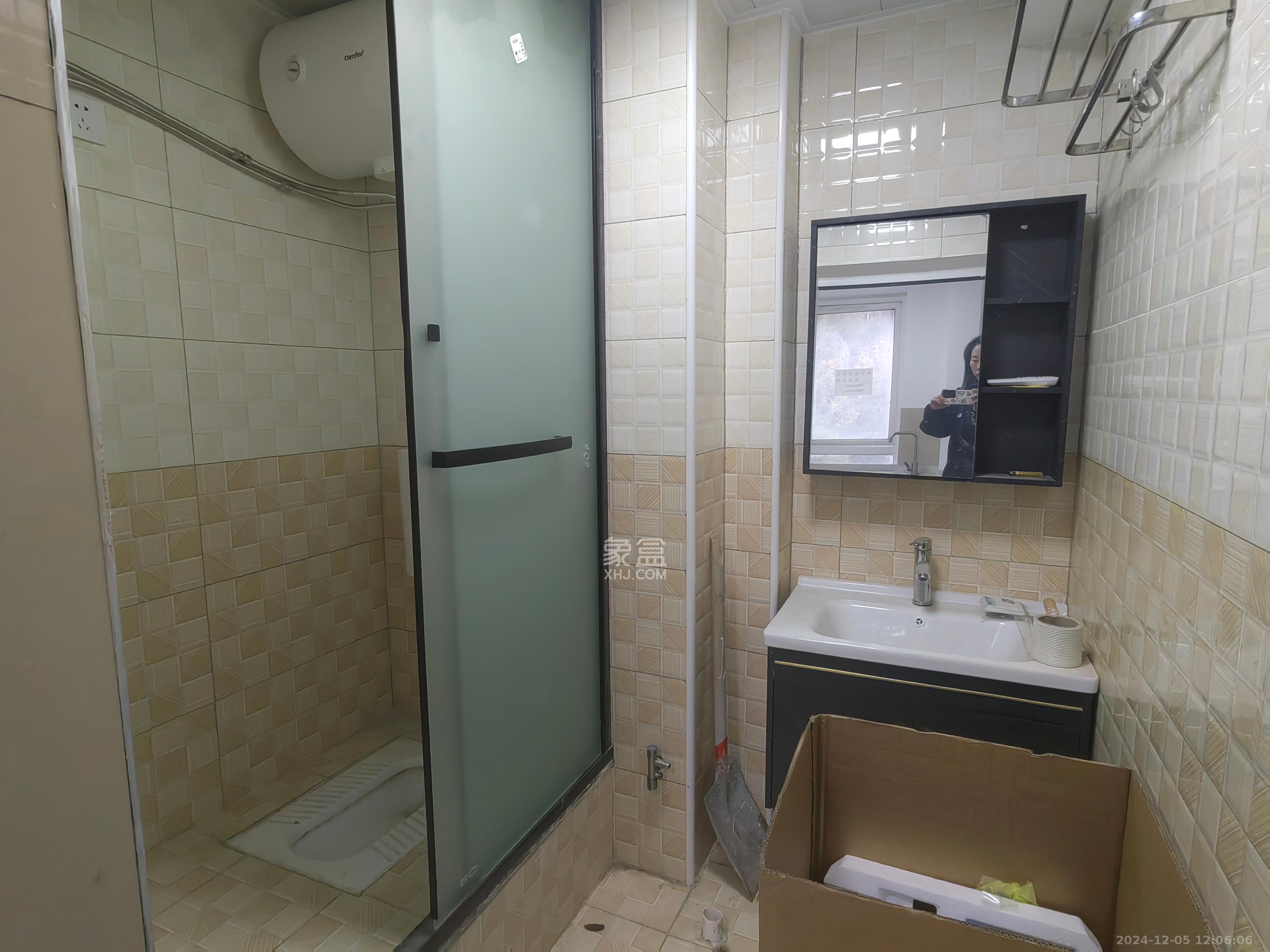 山与墅 1室1厅1卫 1300.0元/月 山与墅 1室1厅1卫 1300.0元/月室内图