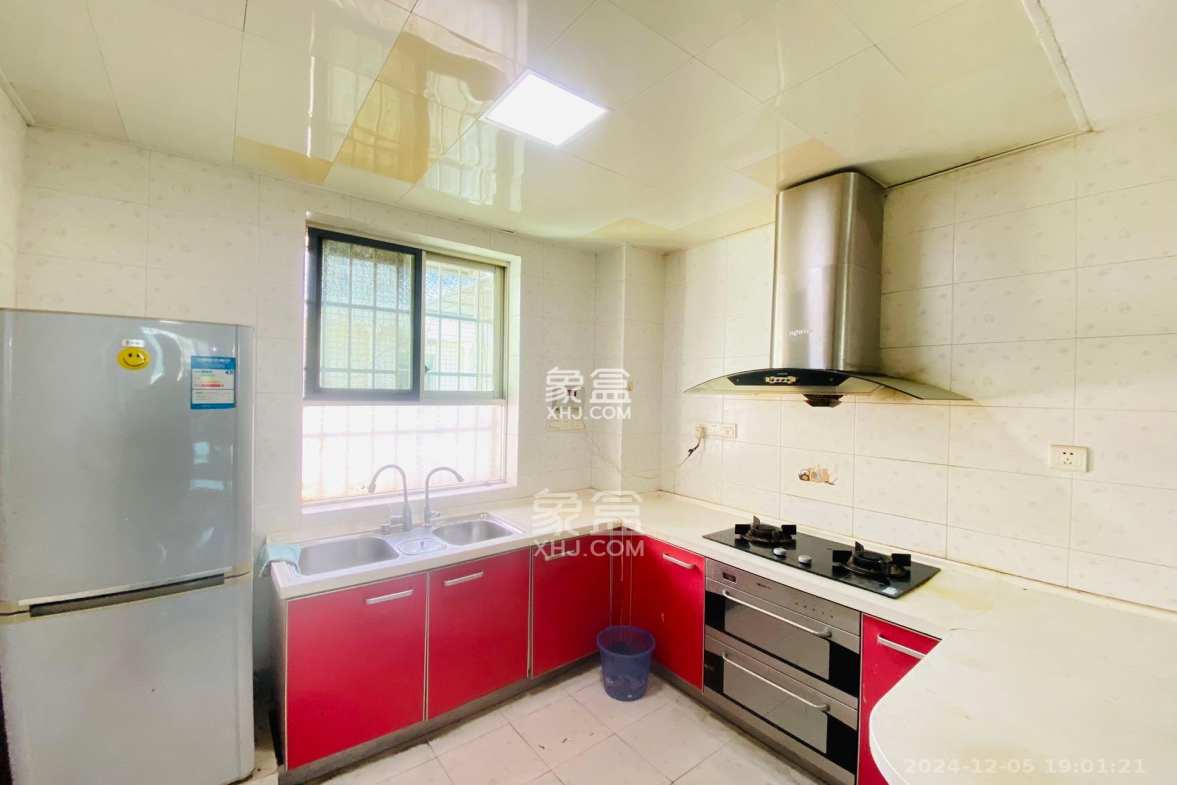 佳远小区(汽车西站) 3室2厅2卫 2200.0元/月 佳远小区(汽车西站) 3室2厅2卫 2200.0元/月室内图