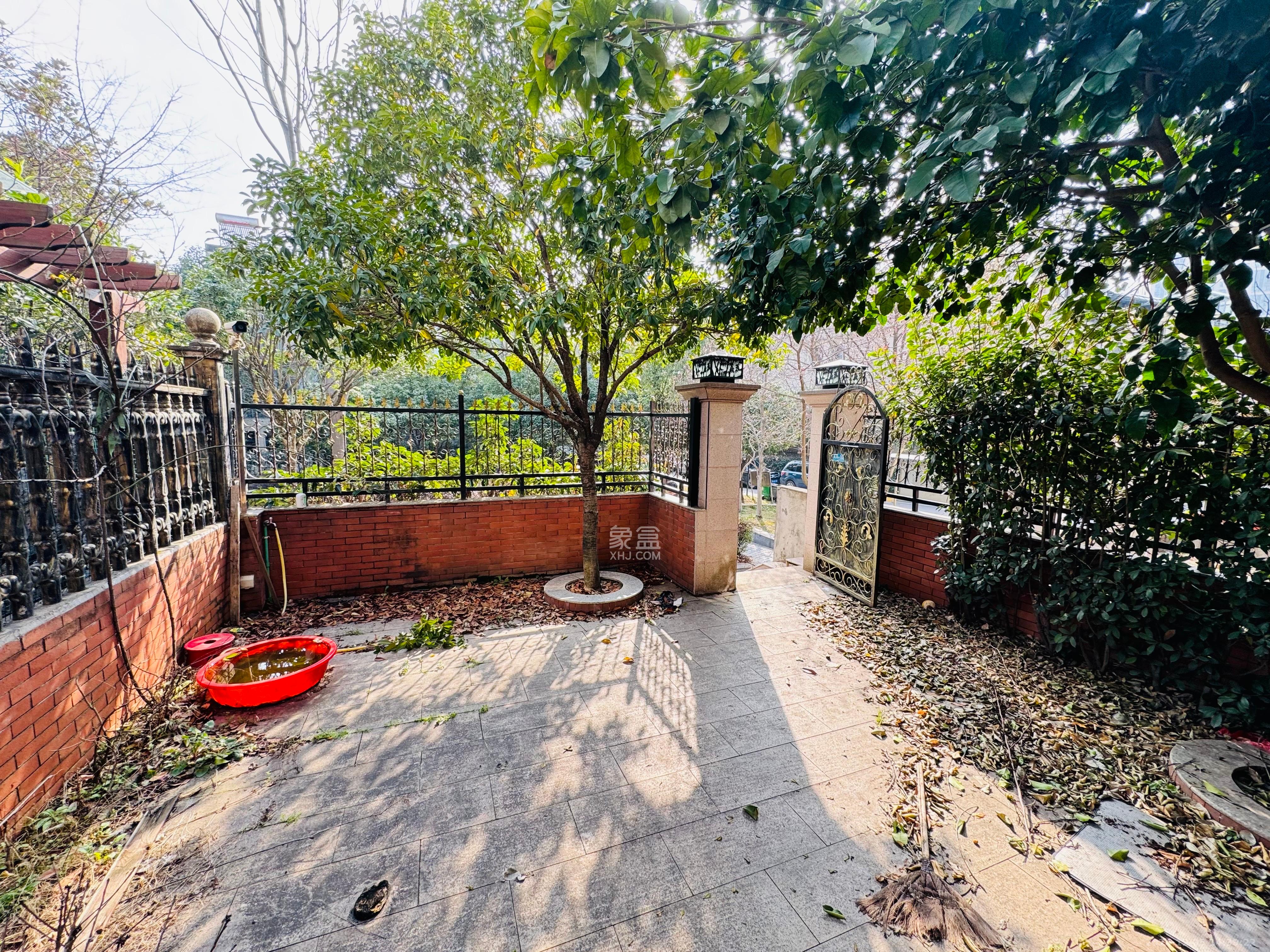 山水湾  5室2厅1卫    7000.0元/月室内图