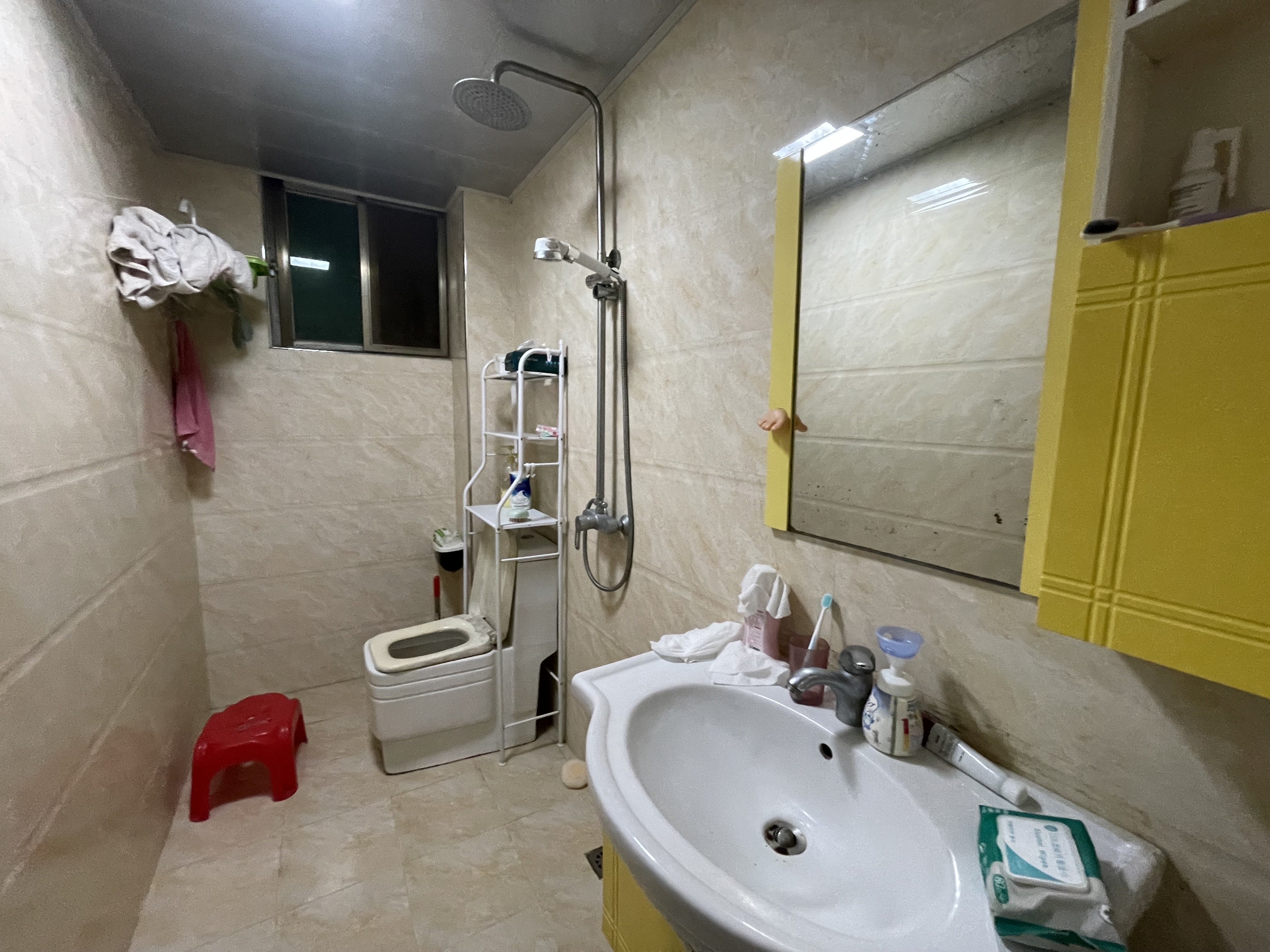 怡翠苑(金濂路) 3室2厅2卫 2500.0元/月 怡翠苑(金濂路) 3室2厅2卫 2500.0元/月室内图