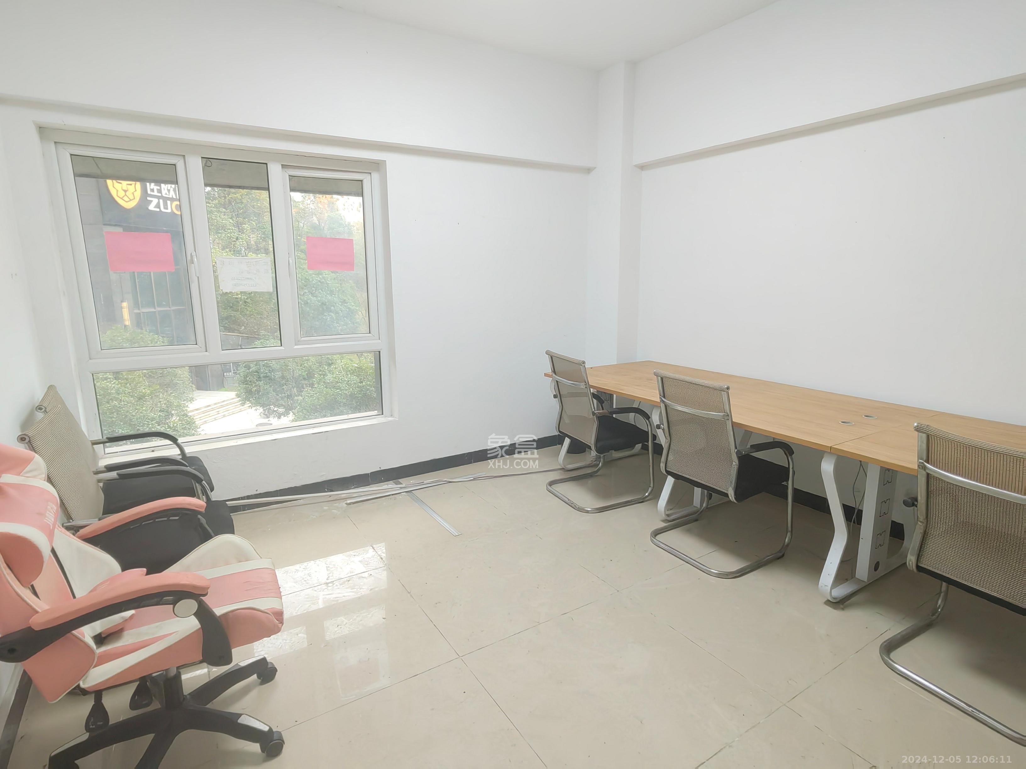 山与墅 1室1厅1卫 1300.0元/月 山与墅 1室1厅1卫 1300.0元/月室内图