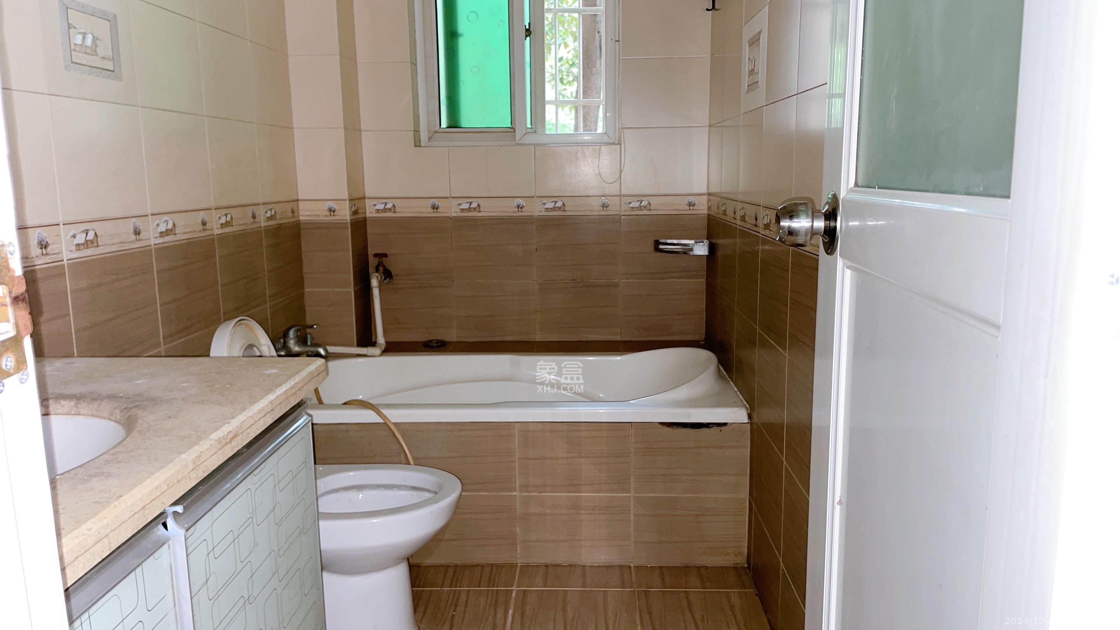 下大垅干部宿舍小区 3室2厅2卫 2500.0元/月 下大垅干部宿舍小区 3室2厅2卫 2500.0元/月室内图