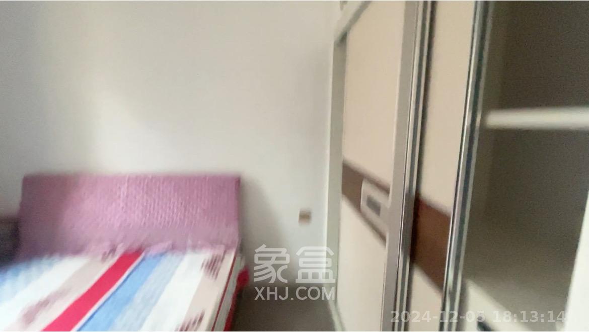 洋湖明园一期  3室2厅2卫   2200.00元/月室内图