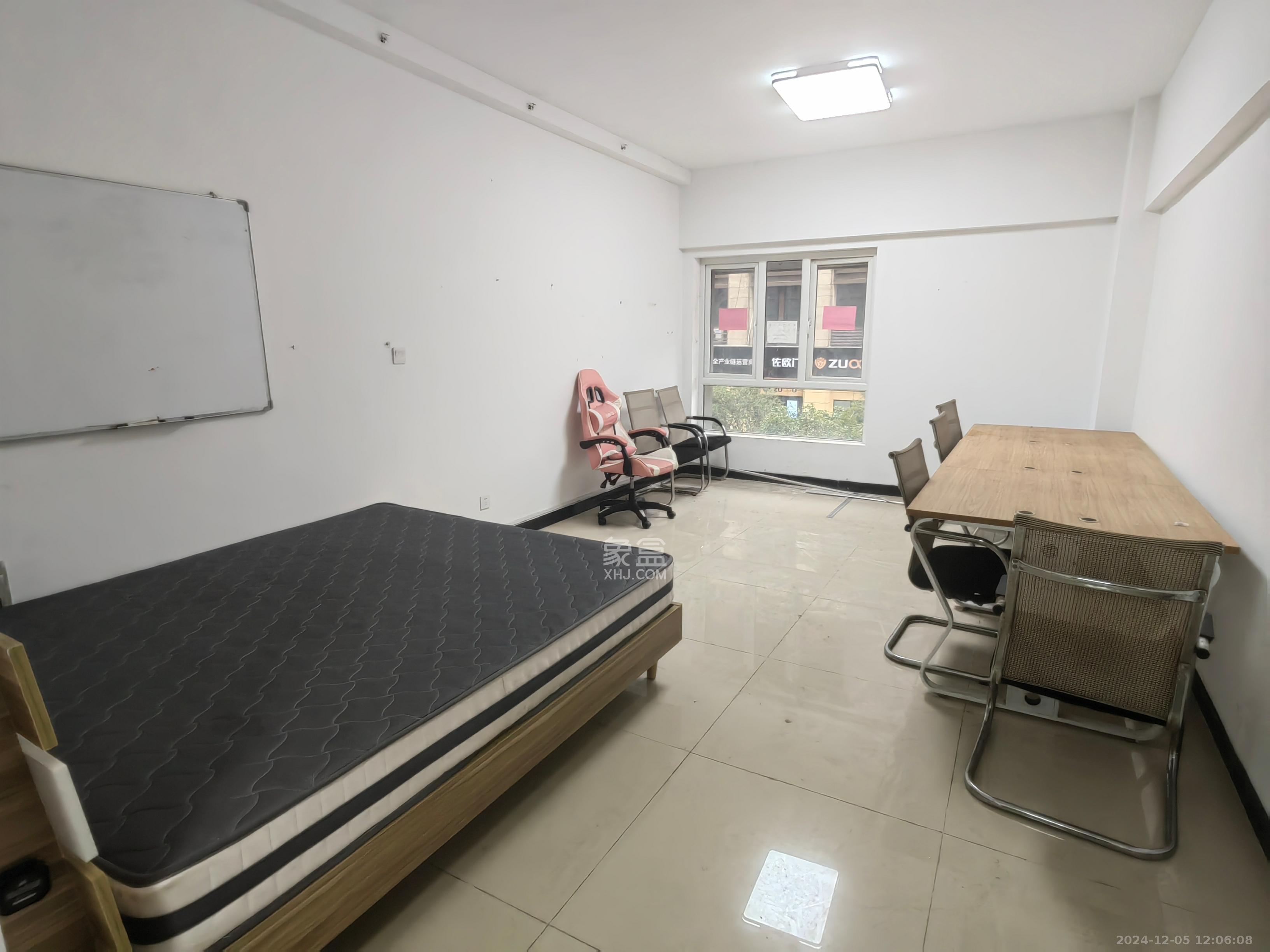 山与墅 1室1厅1卫 1300.0元/月 山与墅 1室1厅1卫 1300.0元/月室内图