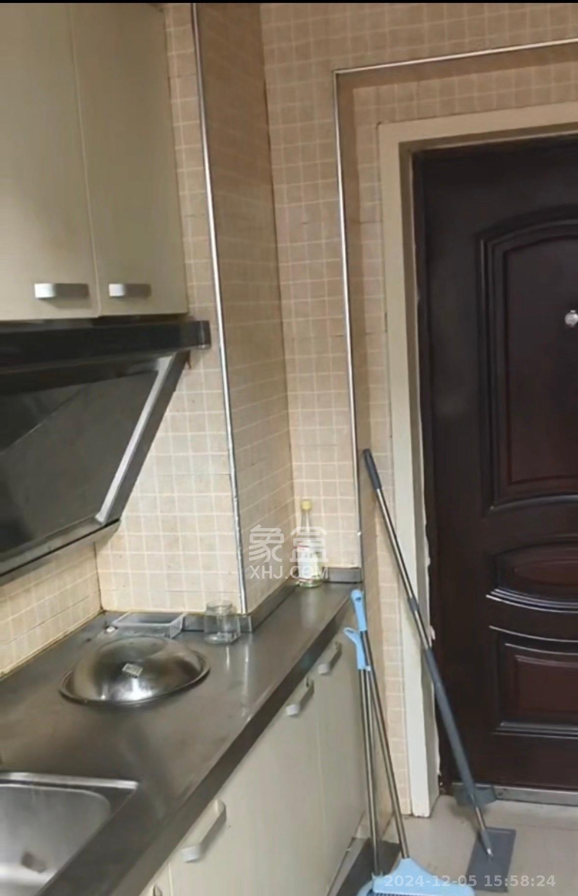 喜盈门范城 1室1厅1卫 1700.0元/月 喜盈门范城 1室1厅1卫 1700.0元/月室内图