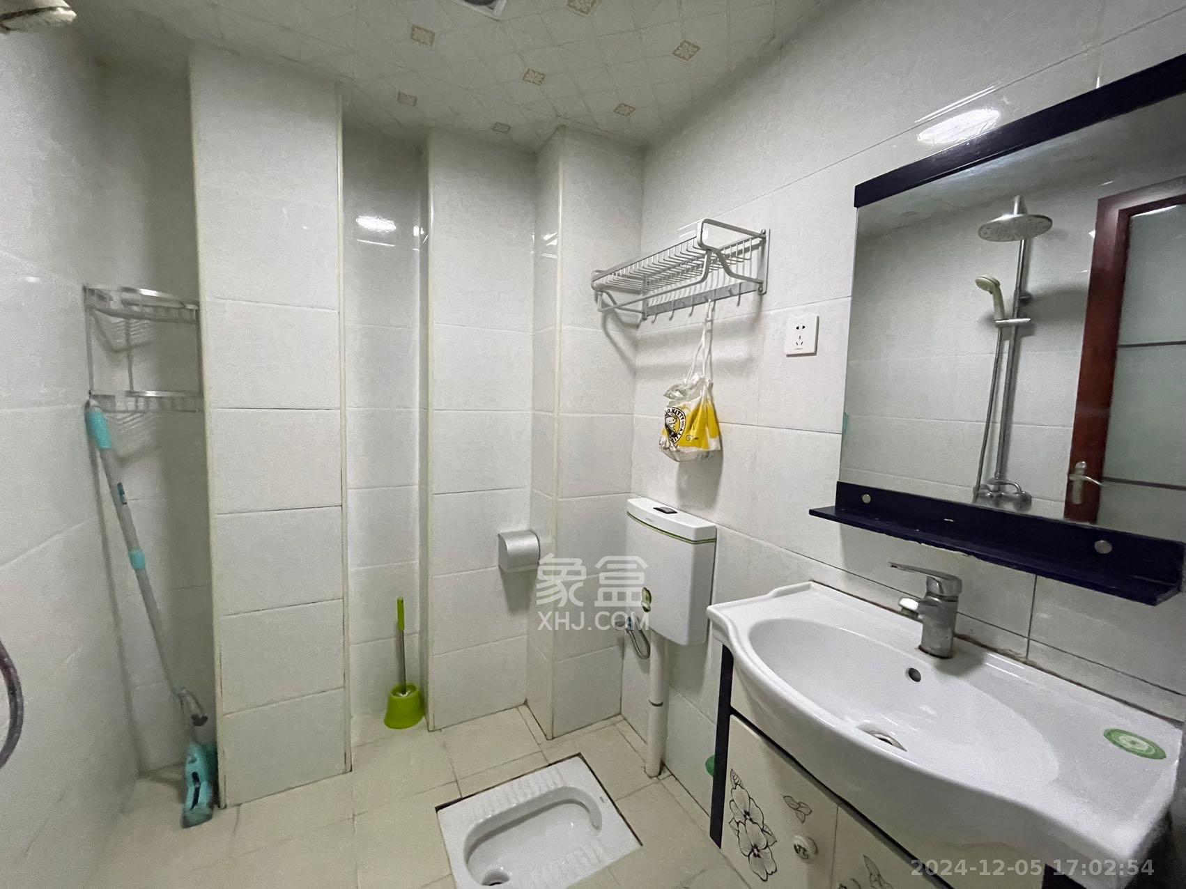 同鑫家园 1室1厅1卫 1400.0元/月 同鑫家园 1室1厅1卫 1400.0元/月室内图