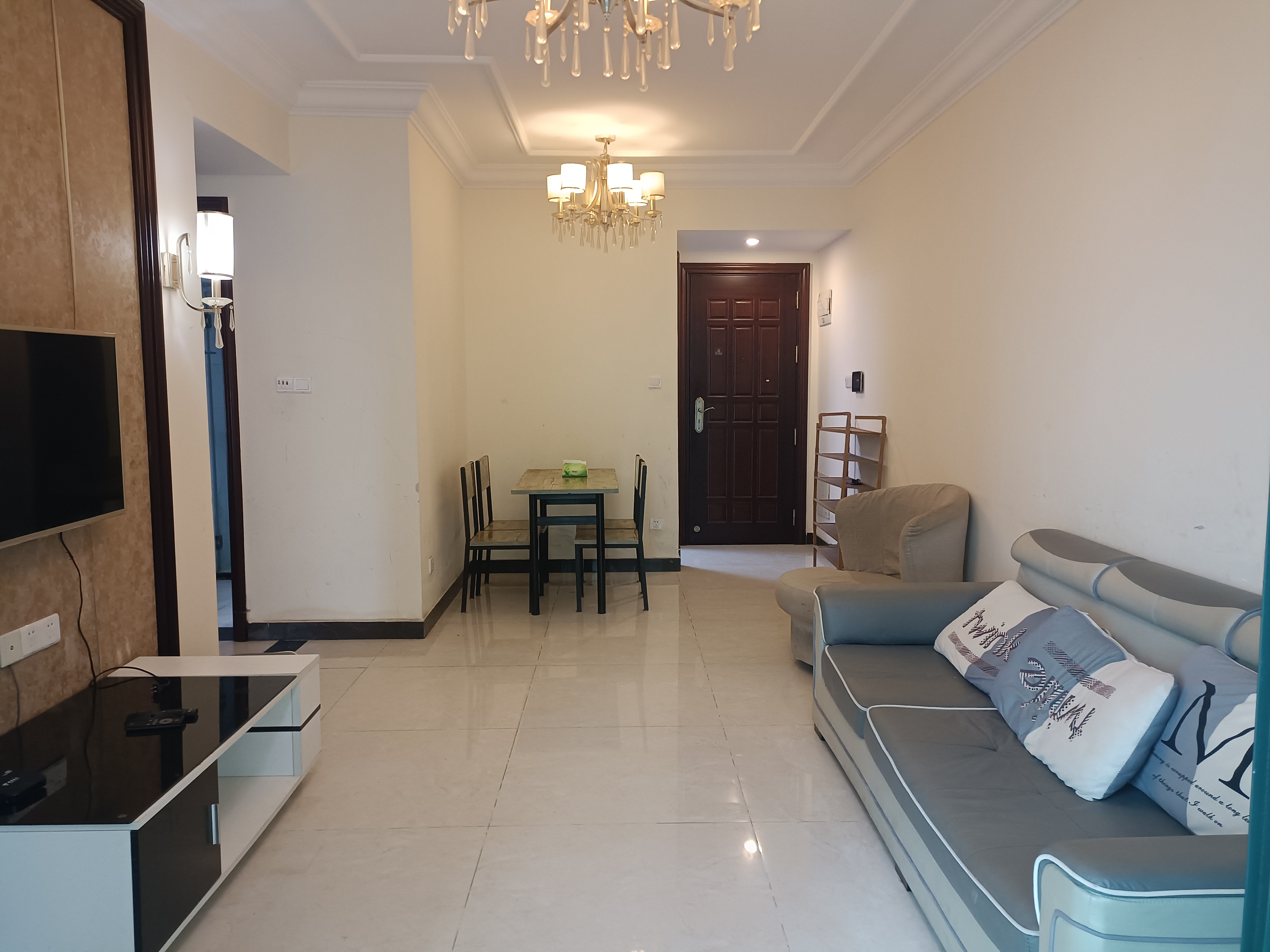 恒大绿洲 2室2厅1卫 1500.0元/月 恒大绿洲 2室2厅1卫 1500.0元/月室内图