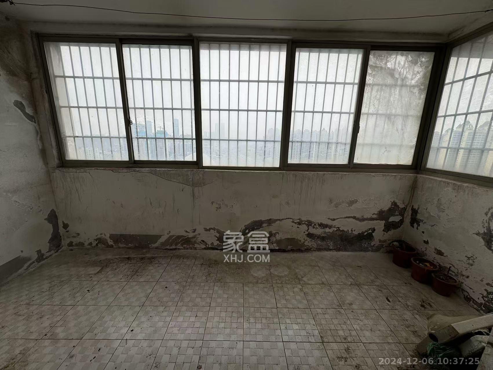 白沙湾嘉园 4室2厅1卫 2500.0元/月 白沙湾嘉园 4室2厅1卫 2500.0元/月室内图