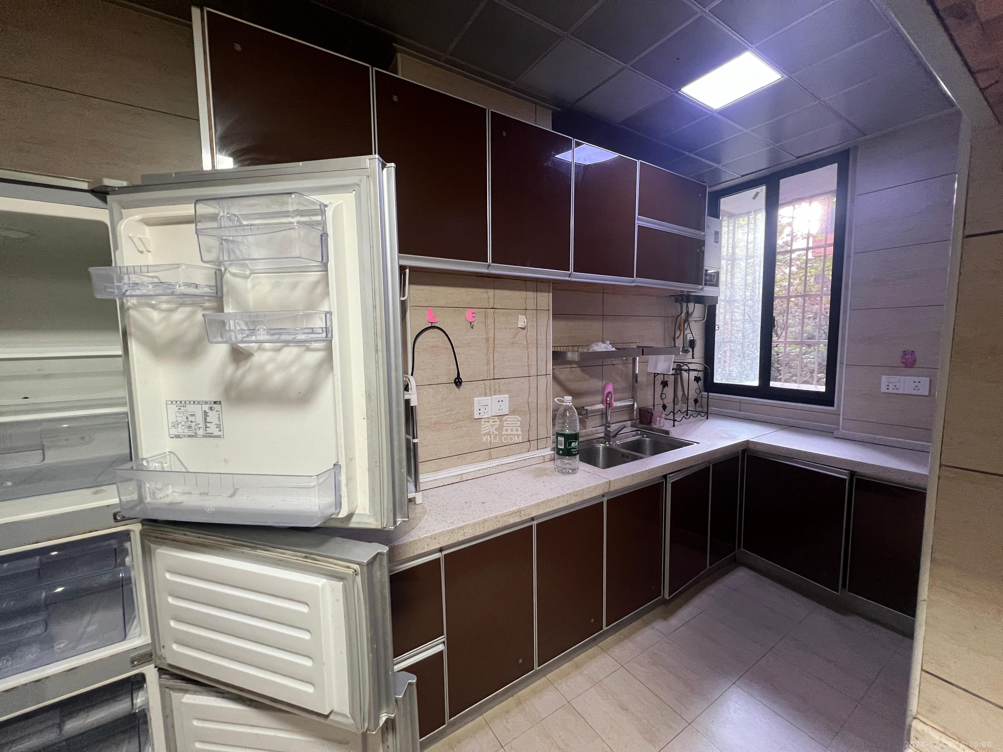 长房南屏锦源 3室2厅2卫 2900.0元/月 长房南屏锦源 3室2厅2卫 2900.0元/月室内图