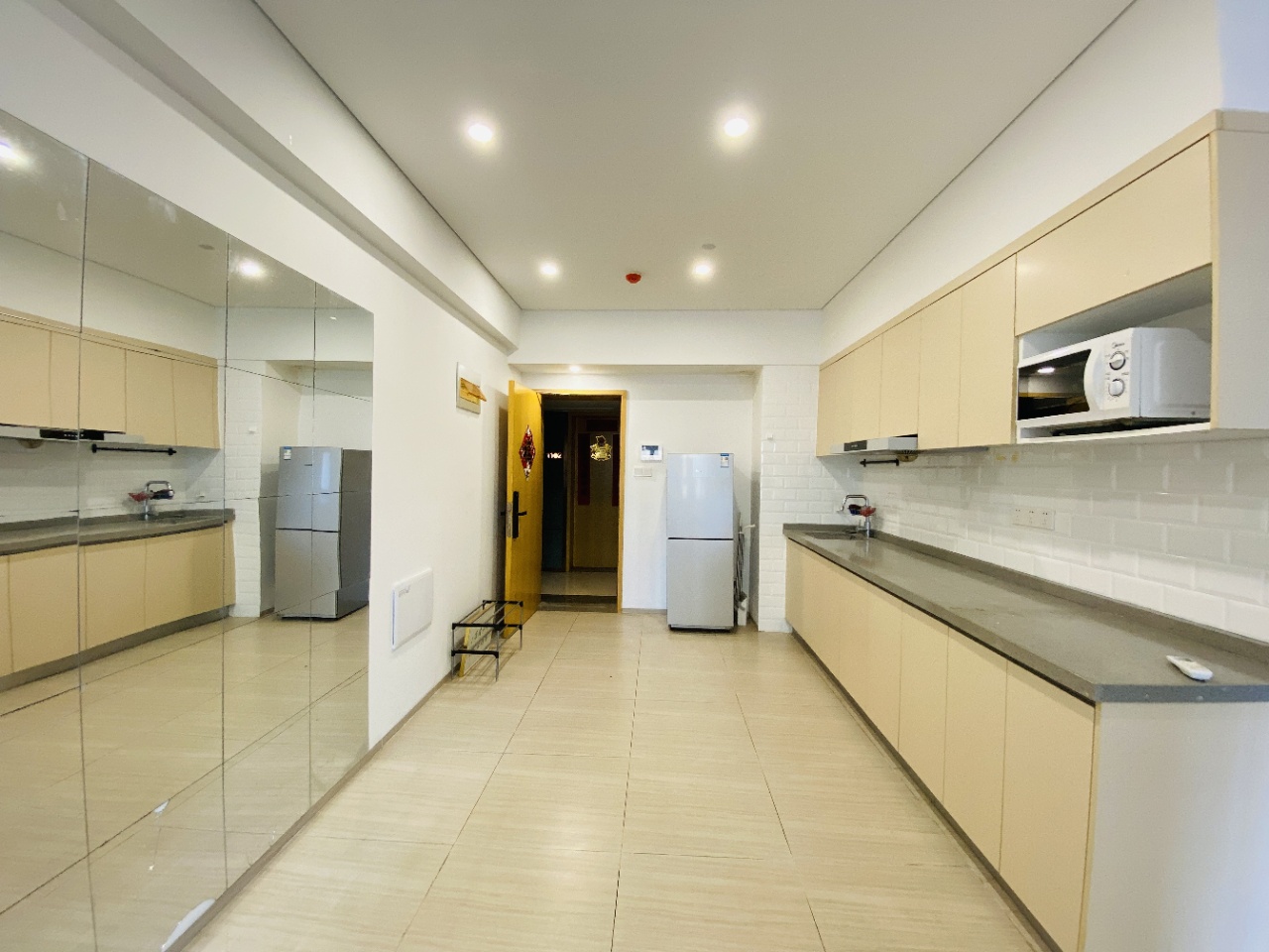 海航豪庭南苑 1室1厅1卫 120.0万 海航豪庭南苑 1室1厅1卫 120.0万客厅