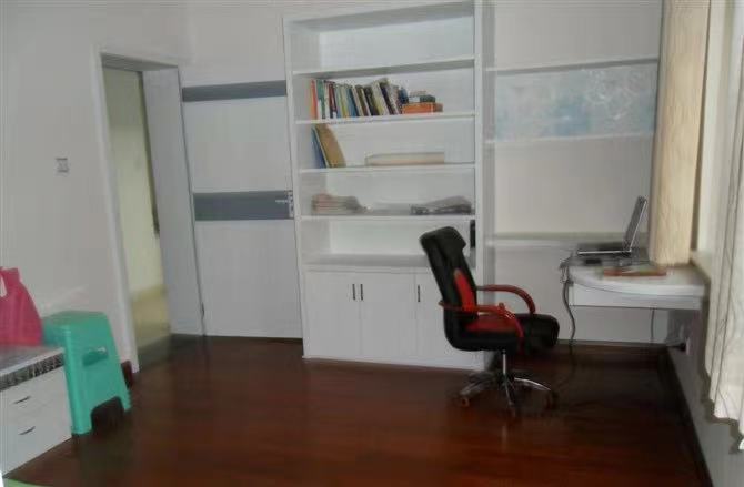 世纪花城 1室0厅0卫 58.0万 世纪花城 1室0厅0卫 58.0万客厅