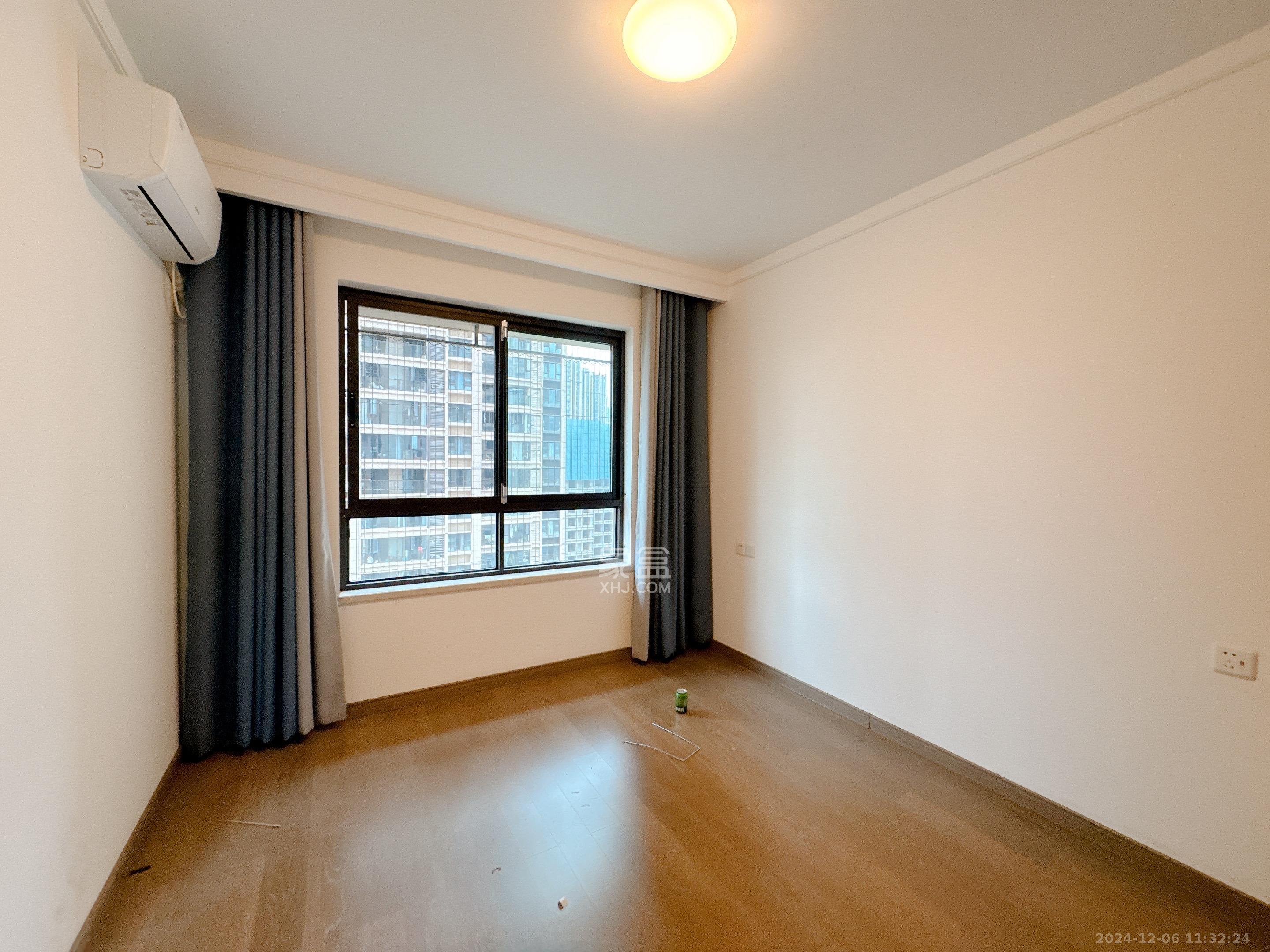 龙湖铂金中心(龙湖春江郦城)  3室2厅2卫    5000.0元/月 龙湖铂金中心(龙湖春江郦城)  3室2厅2卫    5000.0元/月室内图