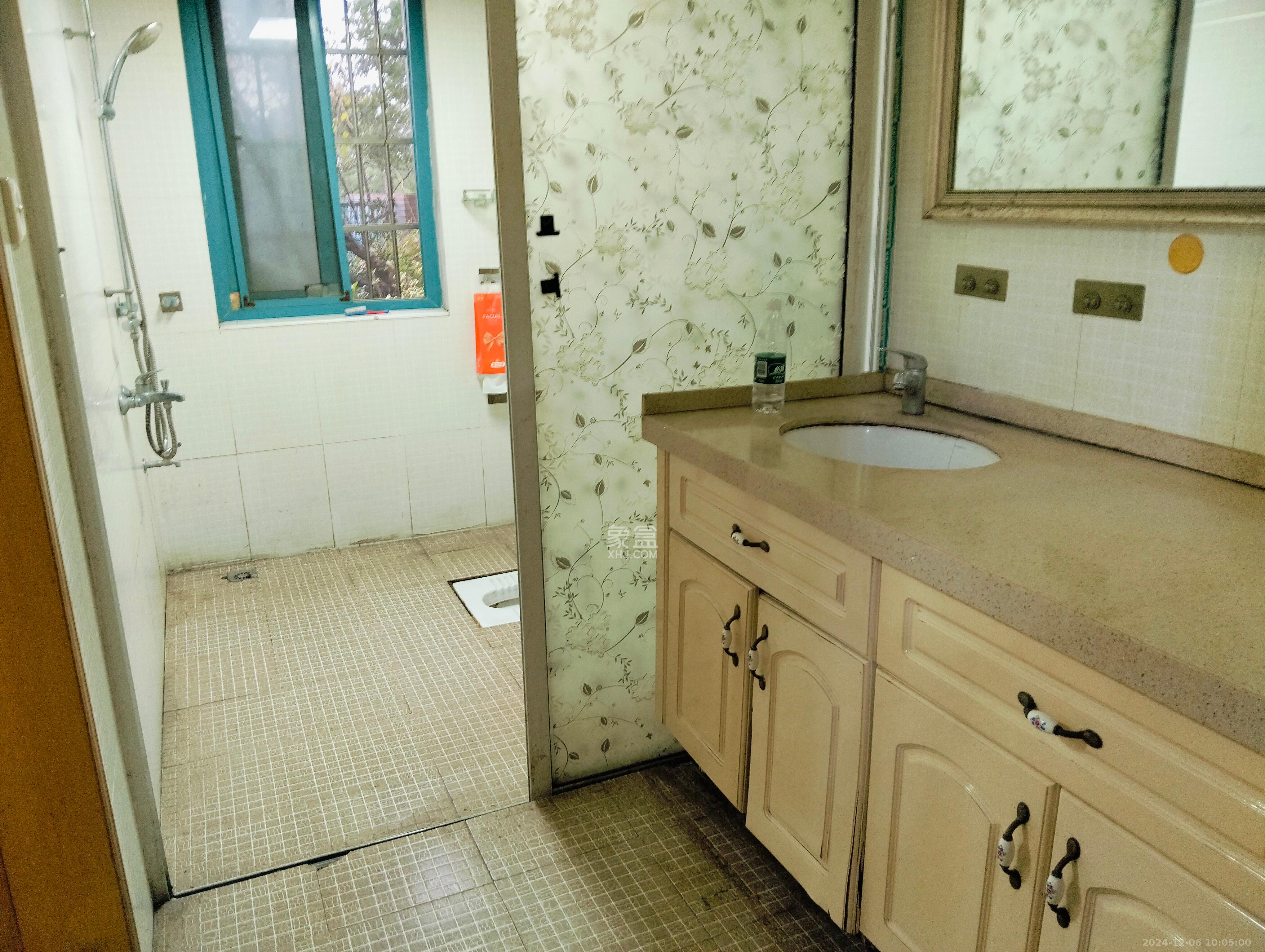 蝴蝶谷 3室2厅1卫 1500.0元/月 蝴蝶谷 3室2厅1卫 1500.0元/月室内图