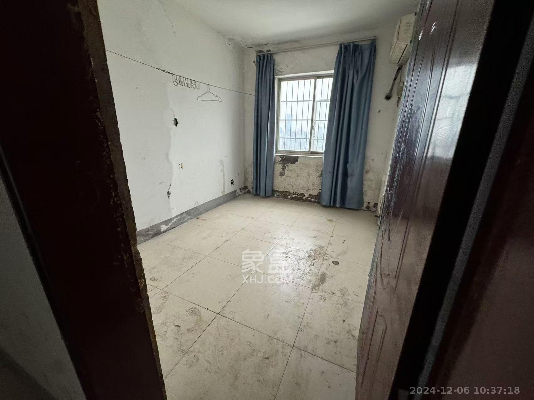 白沙湾嘉园 4室2厅1卫 2500.0元/月 白沙湾嘉园 4室2厅1卫 2500.0元/月室内图