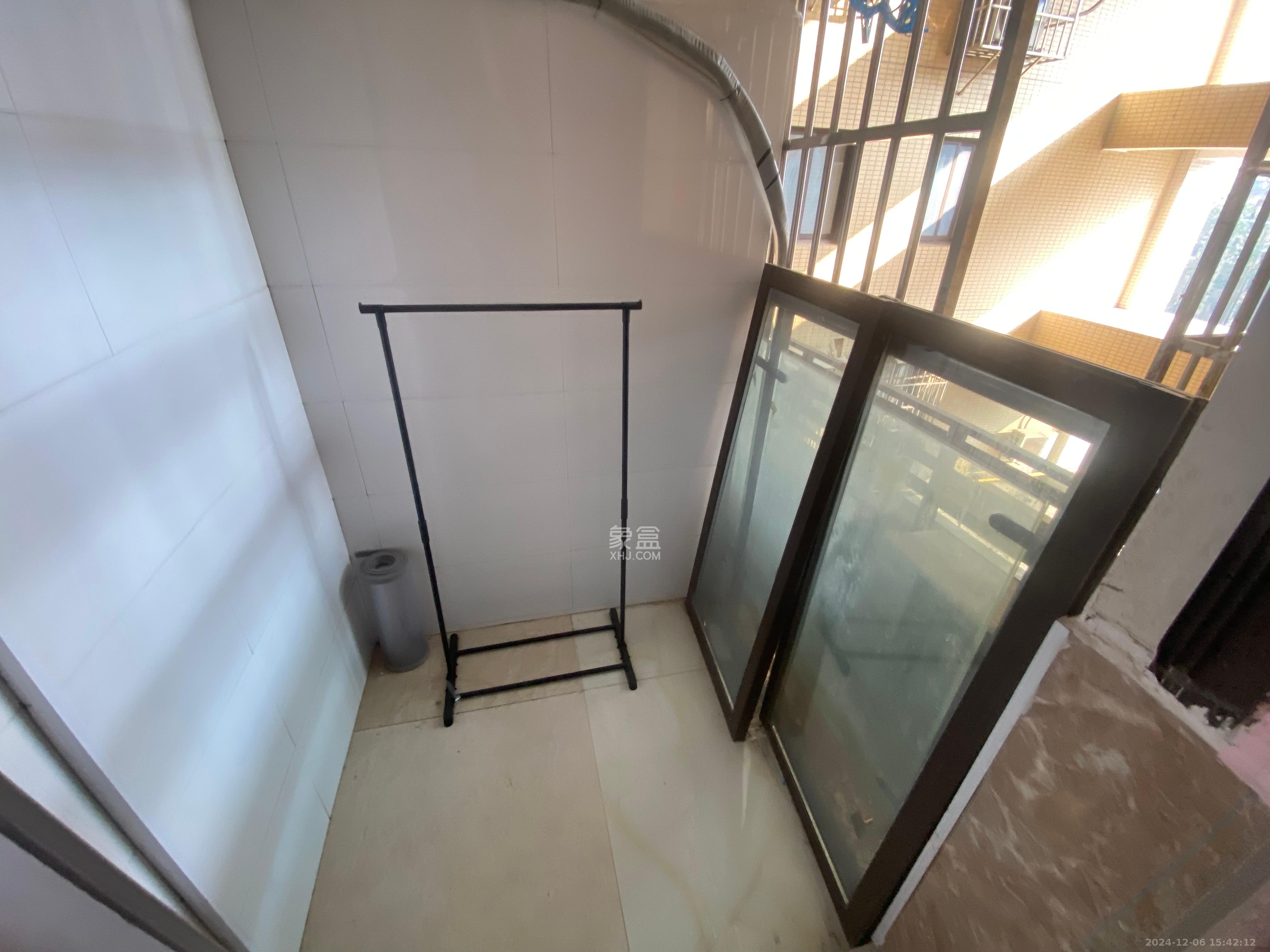 顺安大厦  3室2厅2卫   980.00元/月室内图