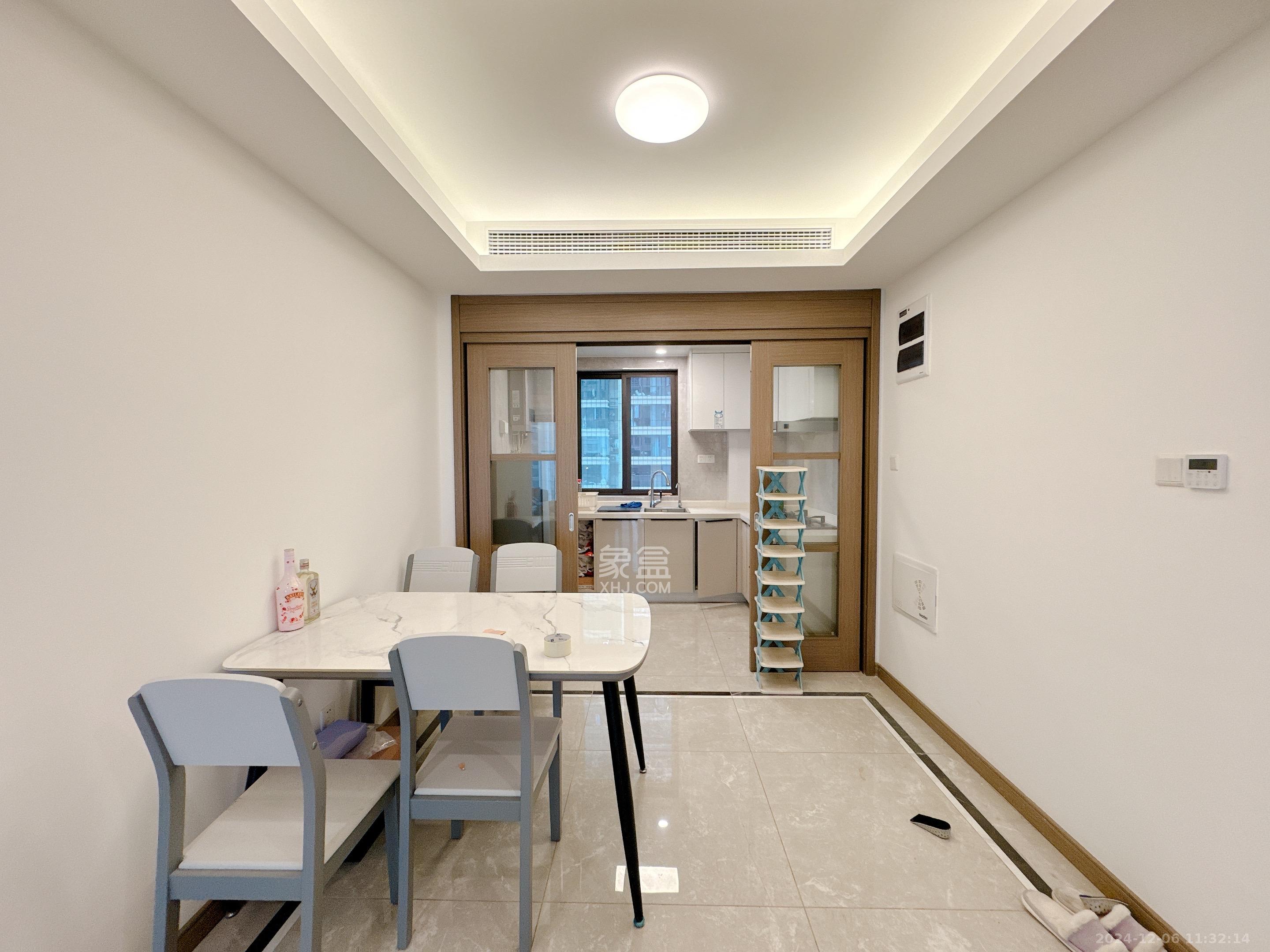 龙湖铂金中心(龙湖春江郦城)  3室2厅2卫    5000.0元/月 龙湖铂金中心(龙湖春江郦城)  3室2厅2卫    5000.0元/月室内图