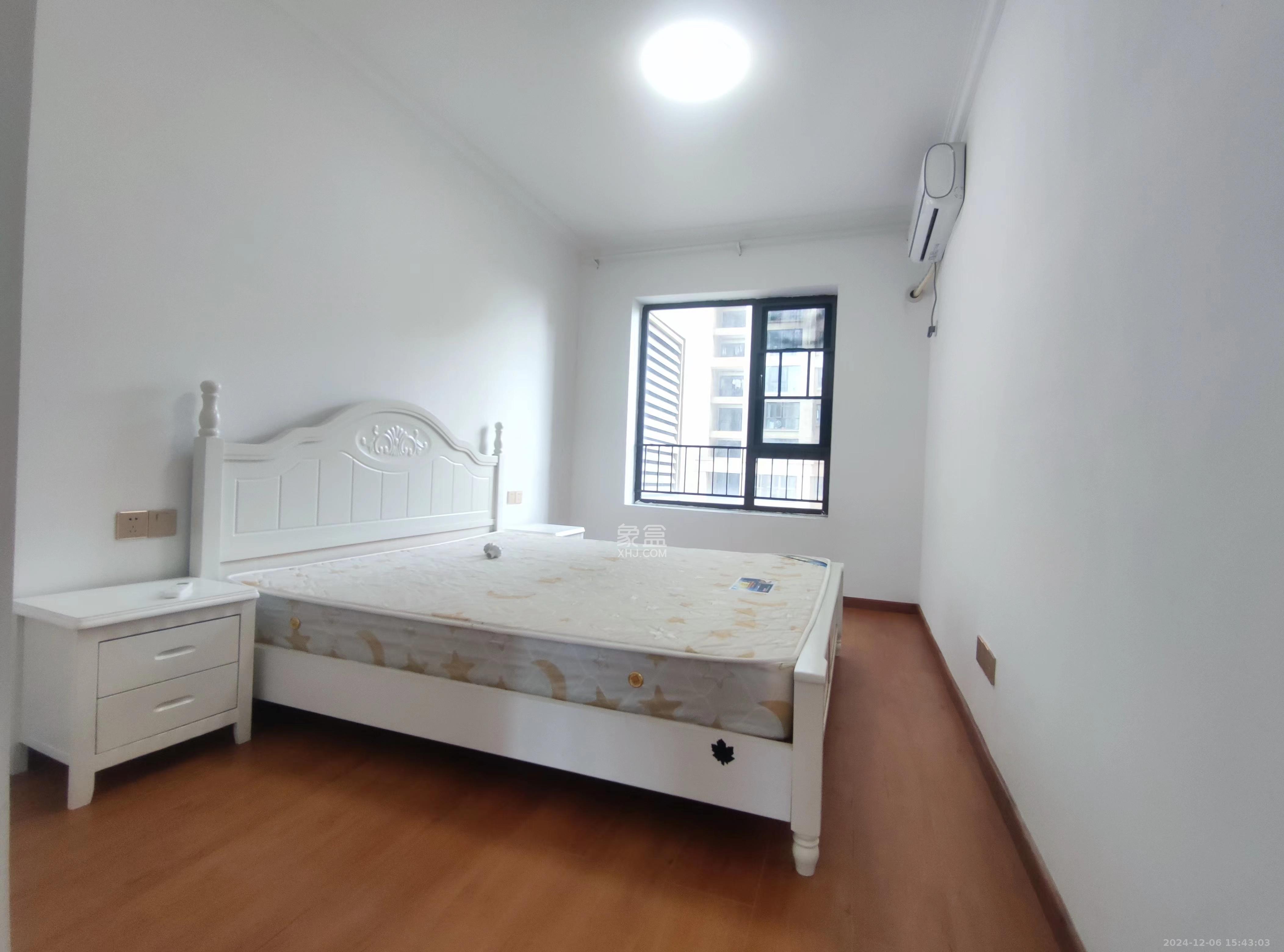 卓越浅水湾  4室2厅2卫    3000.0元/月 卓越浅水湾  4室2厅2卫    3000.0元/月室内图