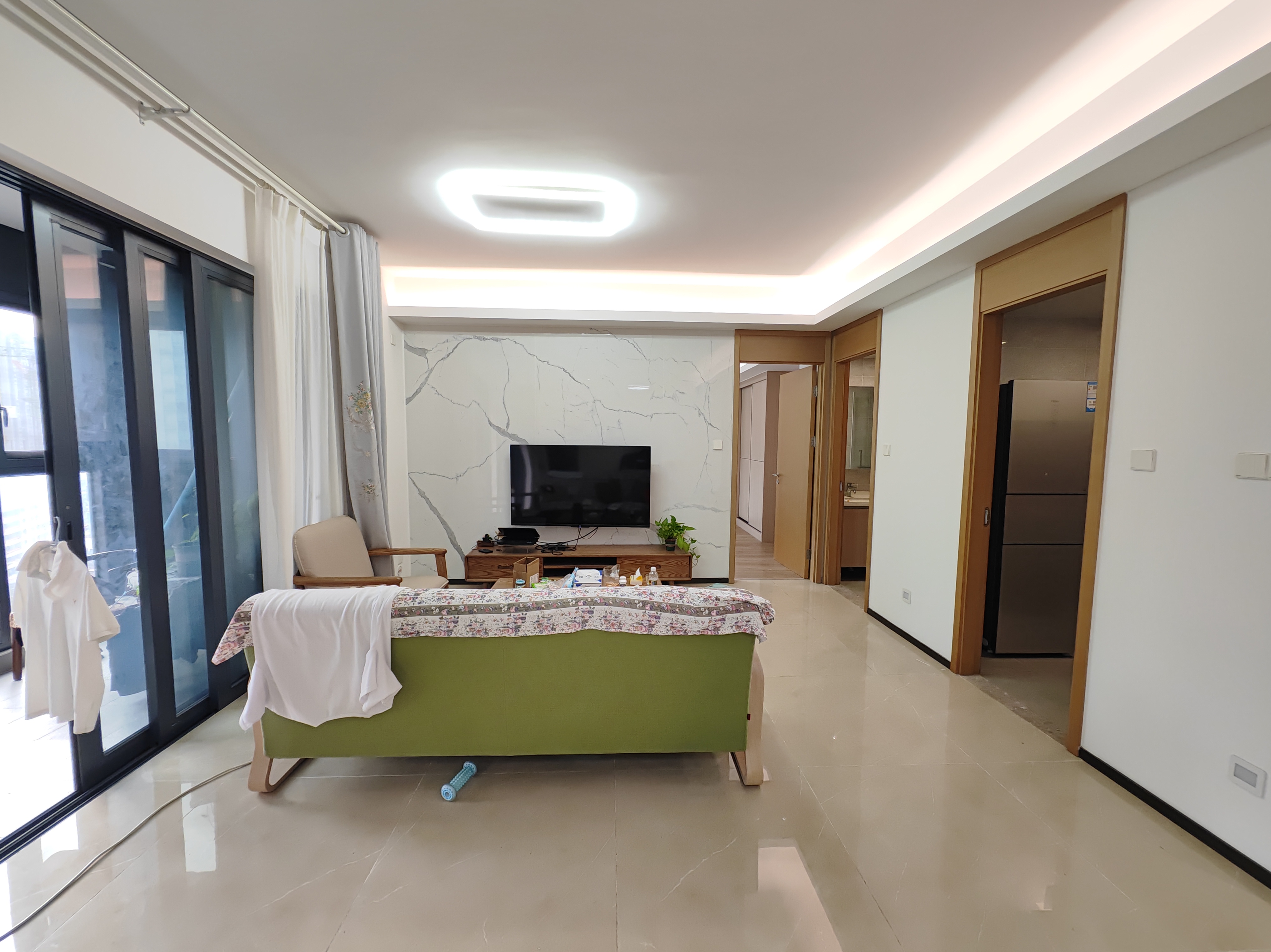 华润中心二期东悦府 3室2厅2卫 290.0万 华润中心二期东悦府 3室2厅2卫 290.0万客厅