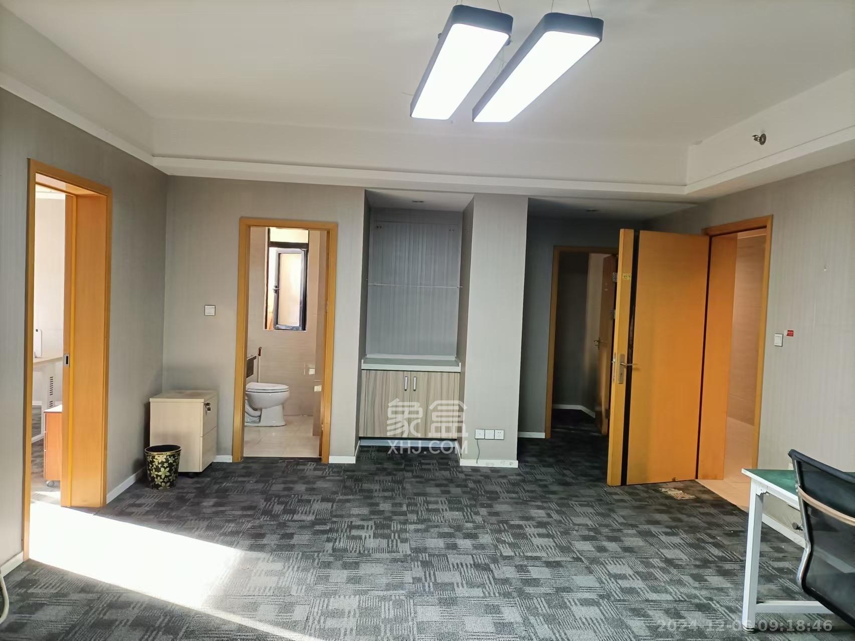 德思勤城市广场(宝格丽公寓) 3室1厅1卫 3500.0元/月 德思勤城市广场(宝格丽公寓) 3室1厅1卫 3500.0元/月室内图