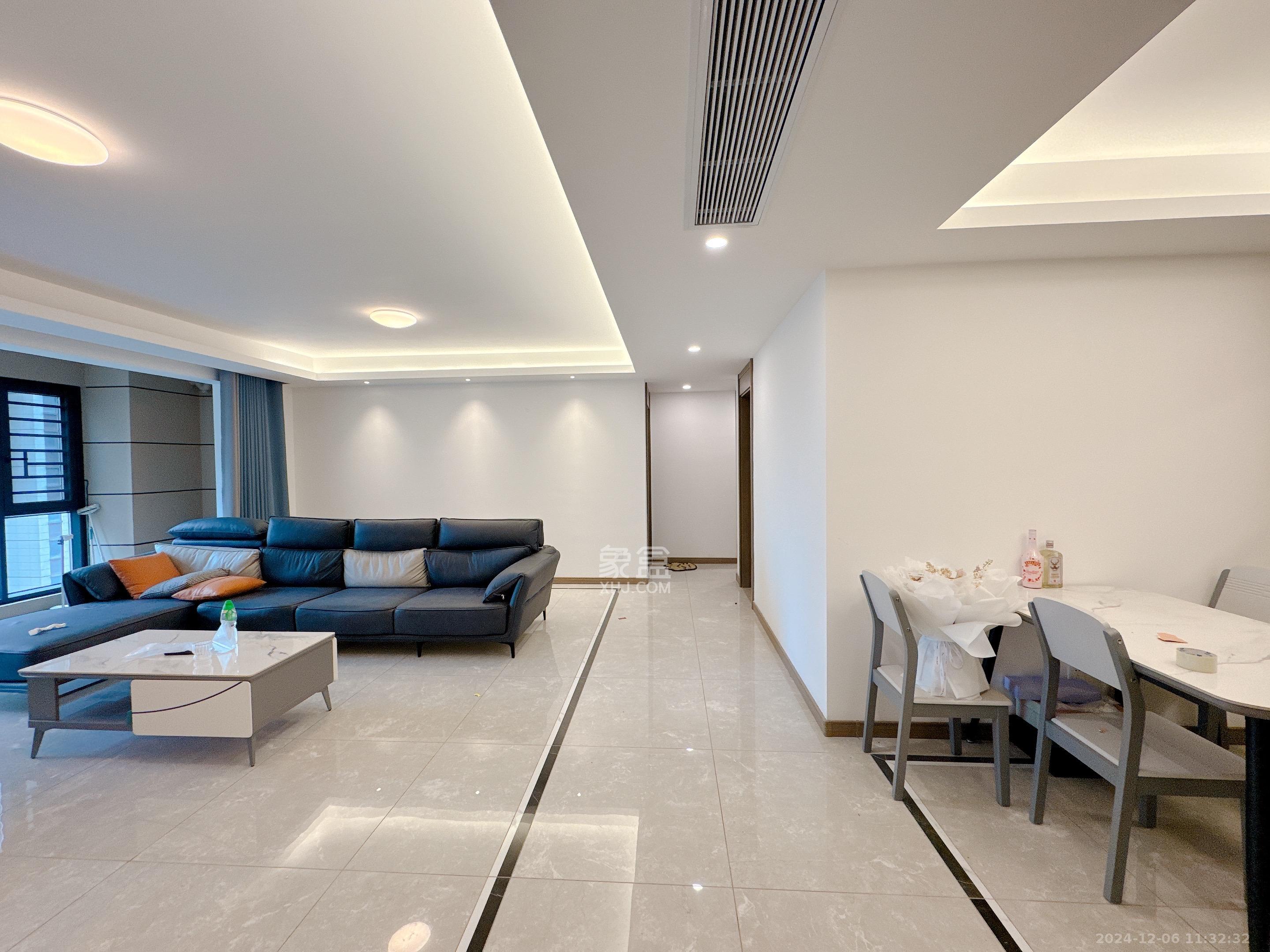 龙湖铂金中心(龙湖春江郦城)  3室2厅2卫    5000.0元/月 龙湖铂金中心(龙湖春江郦城)  3室2厅2卫    5000.0元/月室内图