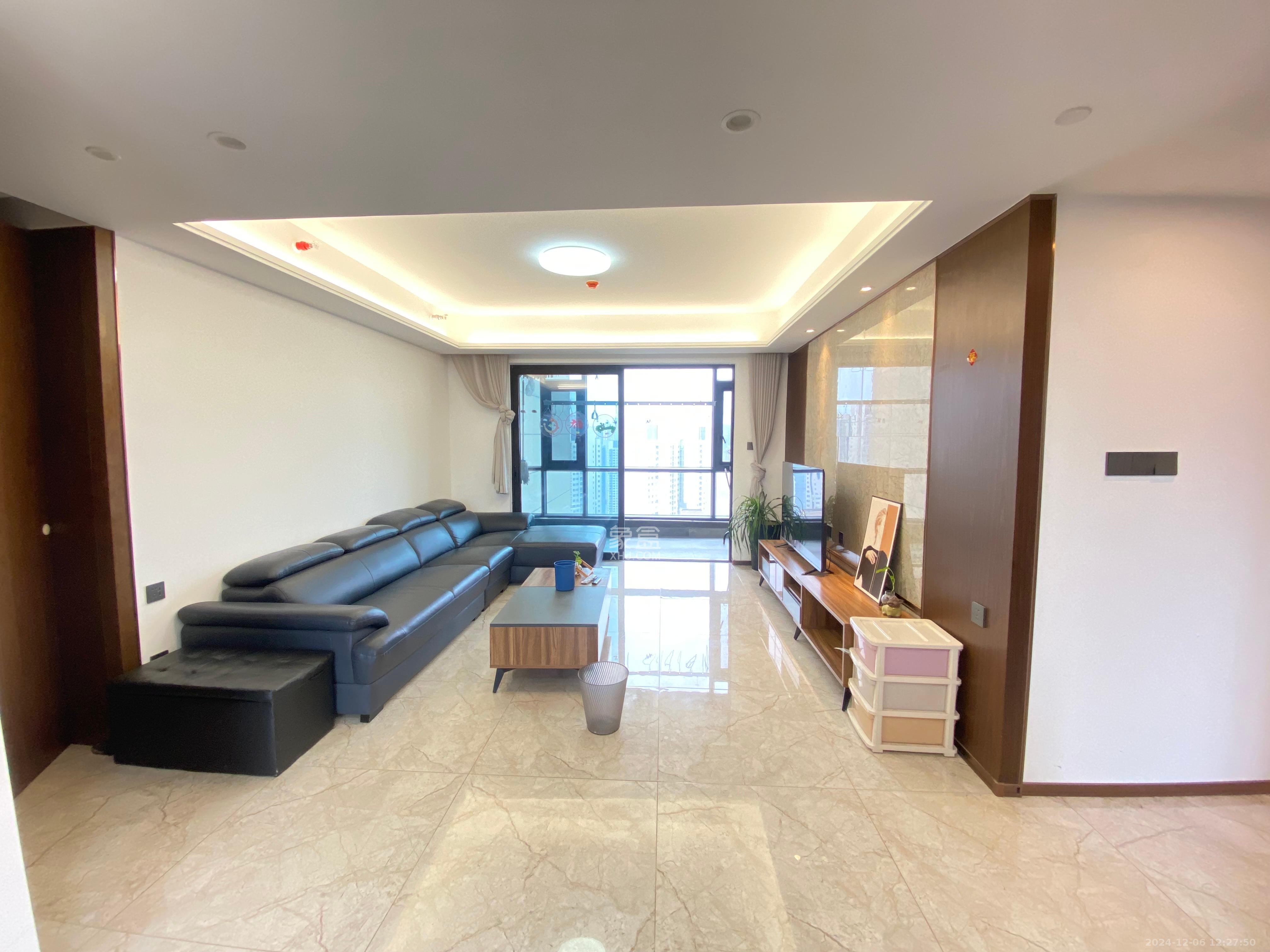 万科里金域滨江  4室2厅2卫   5000.00元/月