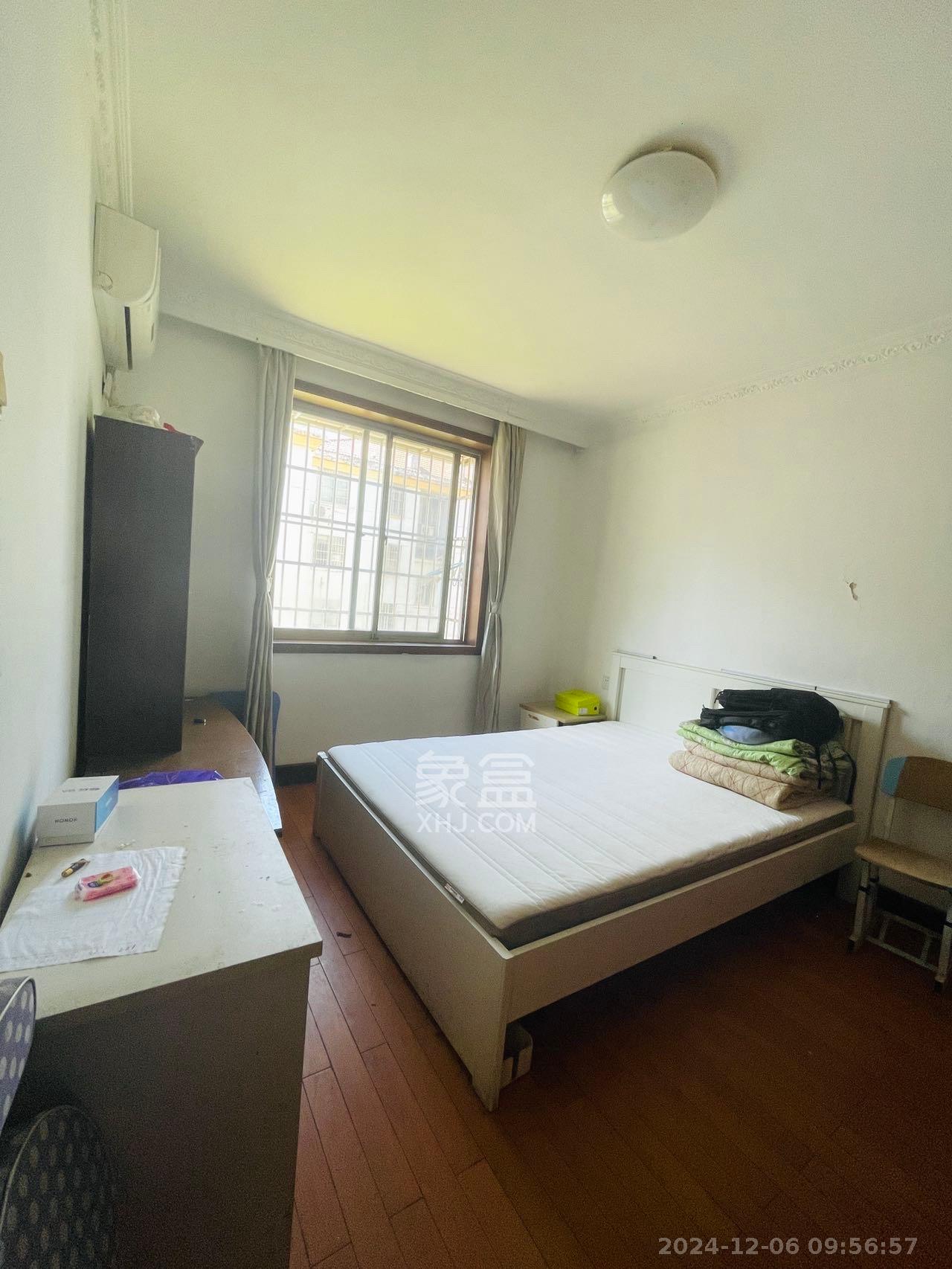 咸嘉新村嘉兴苑  3室2厅2卫   2600.00元/月室内图