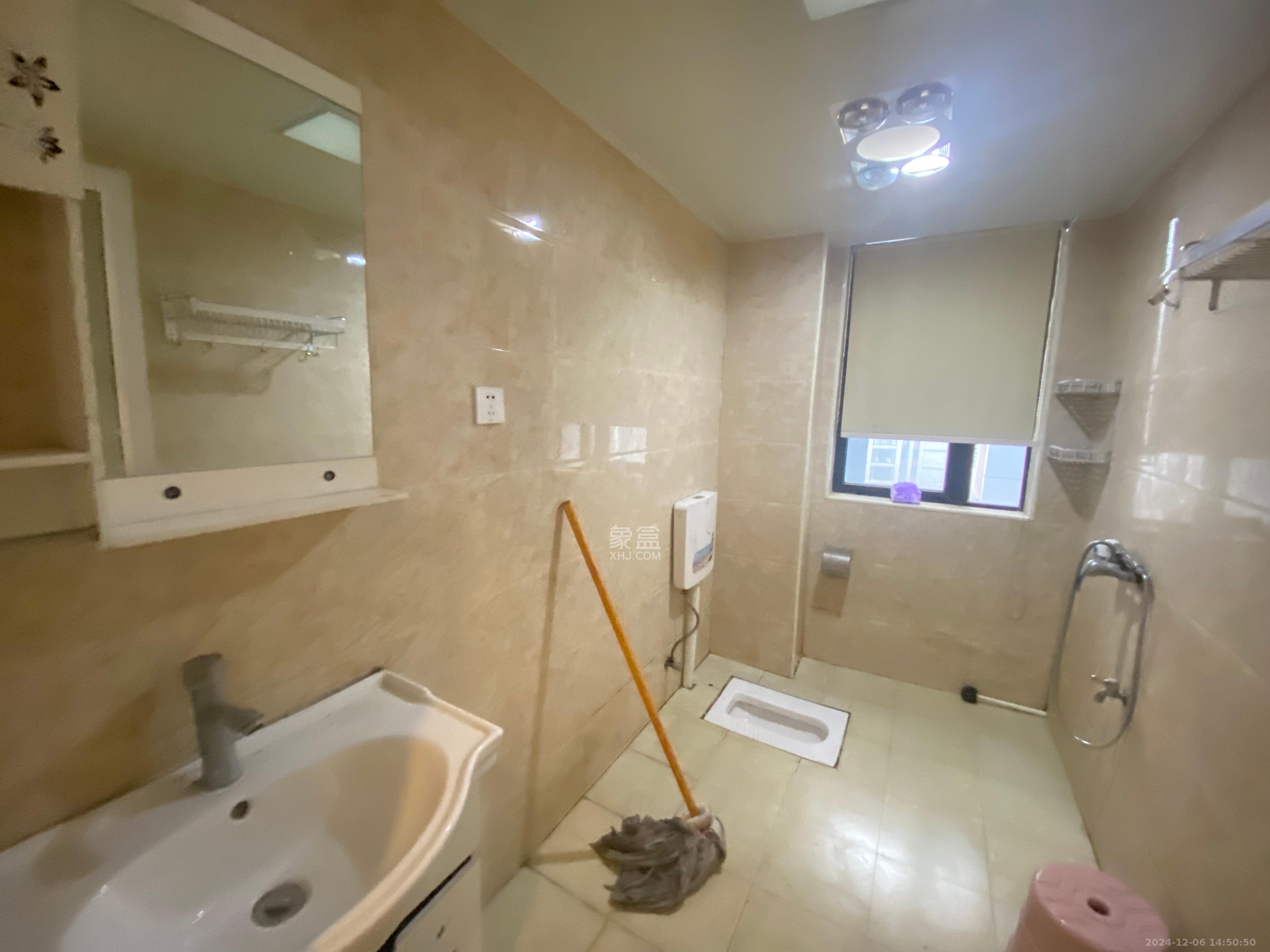 今时艺苑  4室2厅2卫   2900.00元/月室内图