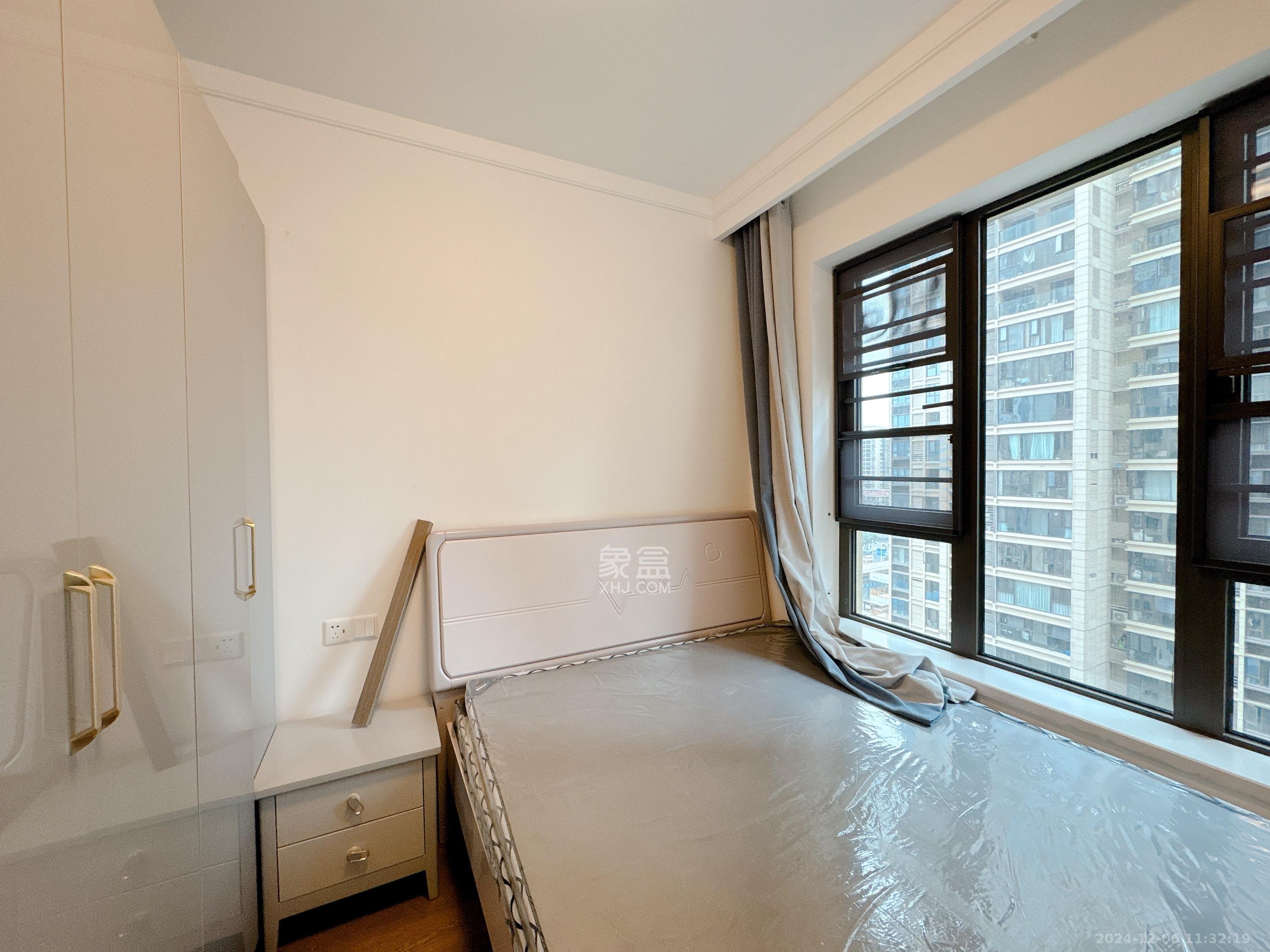 龙湖铂金中心(龙湖春江郦城)  3室2厅2卫    5000.0元/月 龙湖铂金中心(龙湖春江郦城)  3室2厅2卫    5000.0元/月室内图