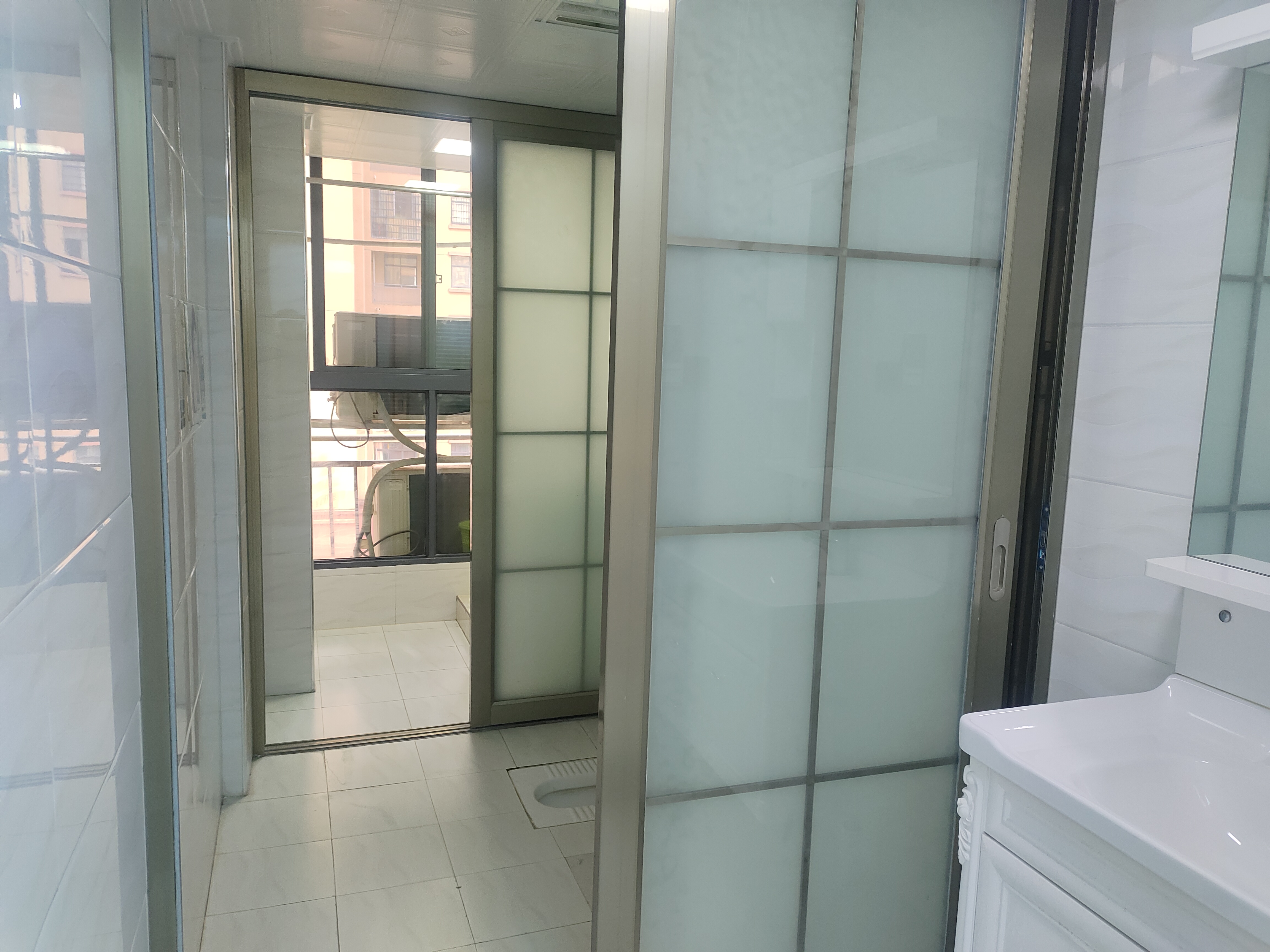 南坪花苑 3室2厅2卫 1800.0元/月 南坪花苑 3室2厅2卫 1800.0元/月室内图