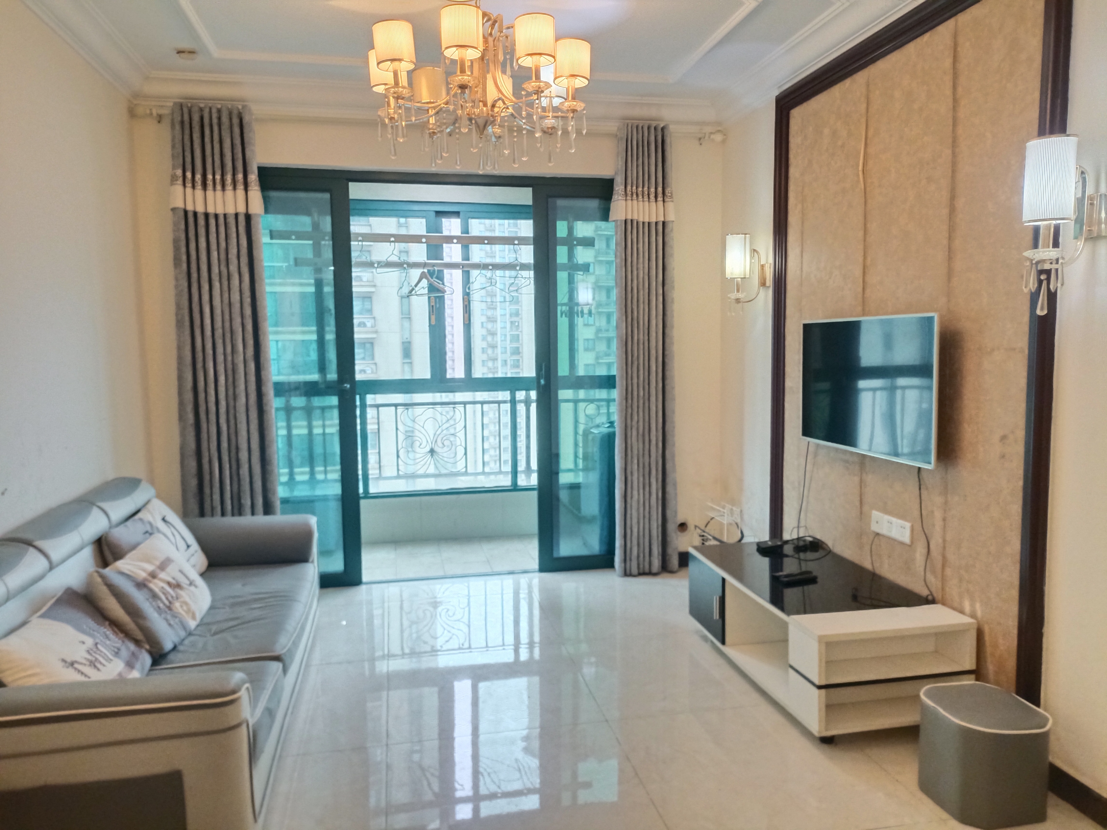 恒大绿洲 2室2厅1卫 1500.0元/月 恒大绿洲 2室2厅1卫 1500.0元/月室内图