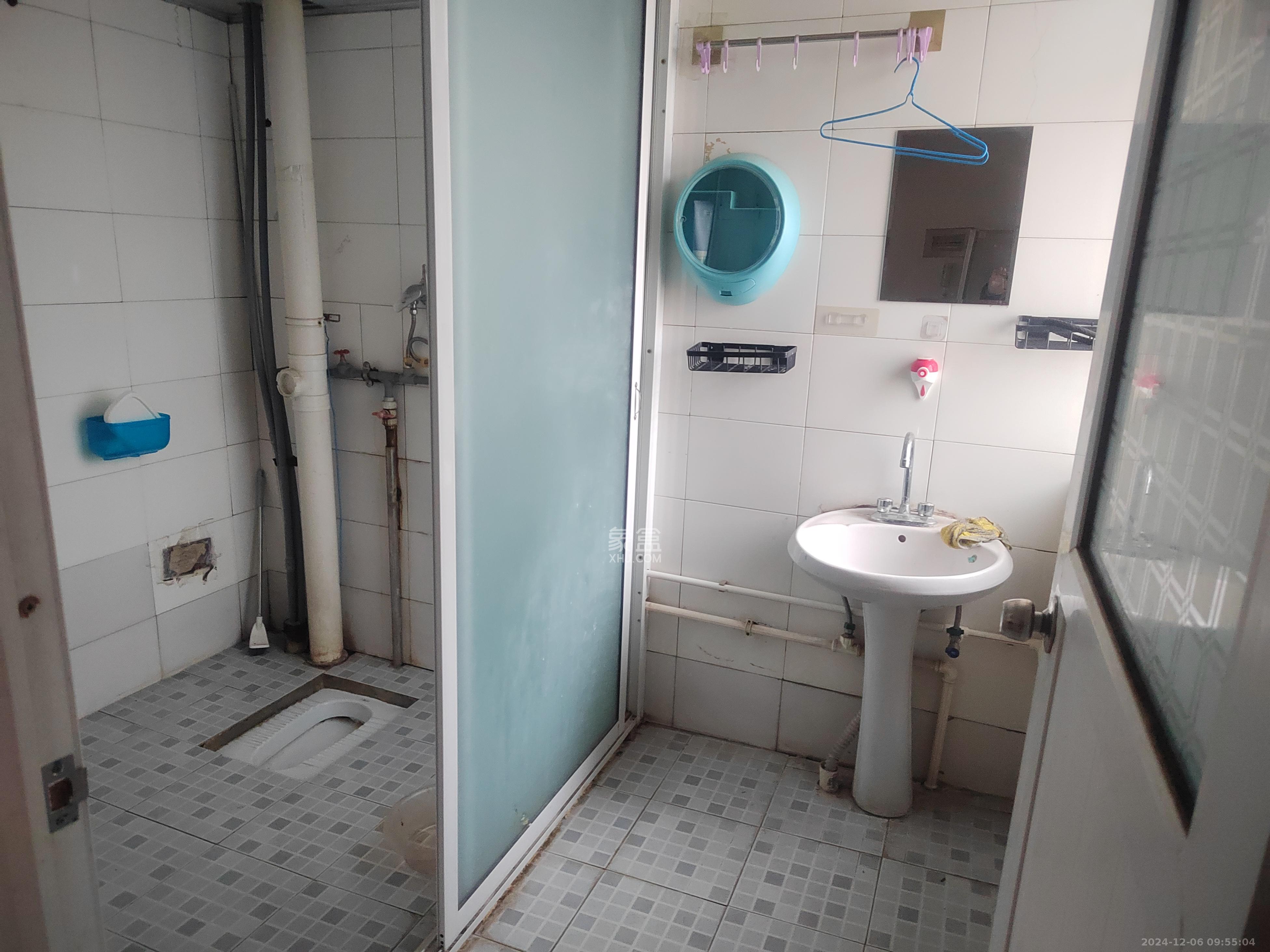 鄱阳小区  2室1厅2卫    1500.0元/月 鄱阳小区  2室1厅2卫    1500.0元/月室内图