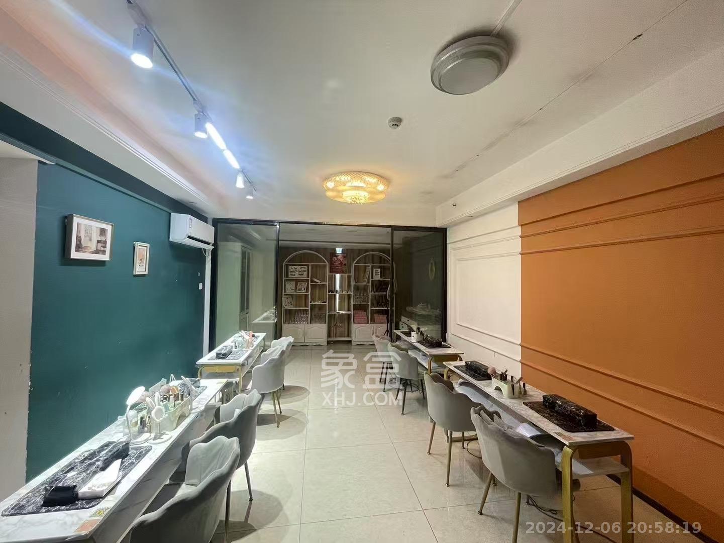 德思勤城市广场(宝格丽公寓) 1室1厅1卫 4000.0元/月 德思勤城市广场(宝格丽公寓) 1室1厅1卫 4000.0元/月室内图