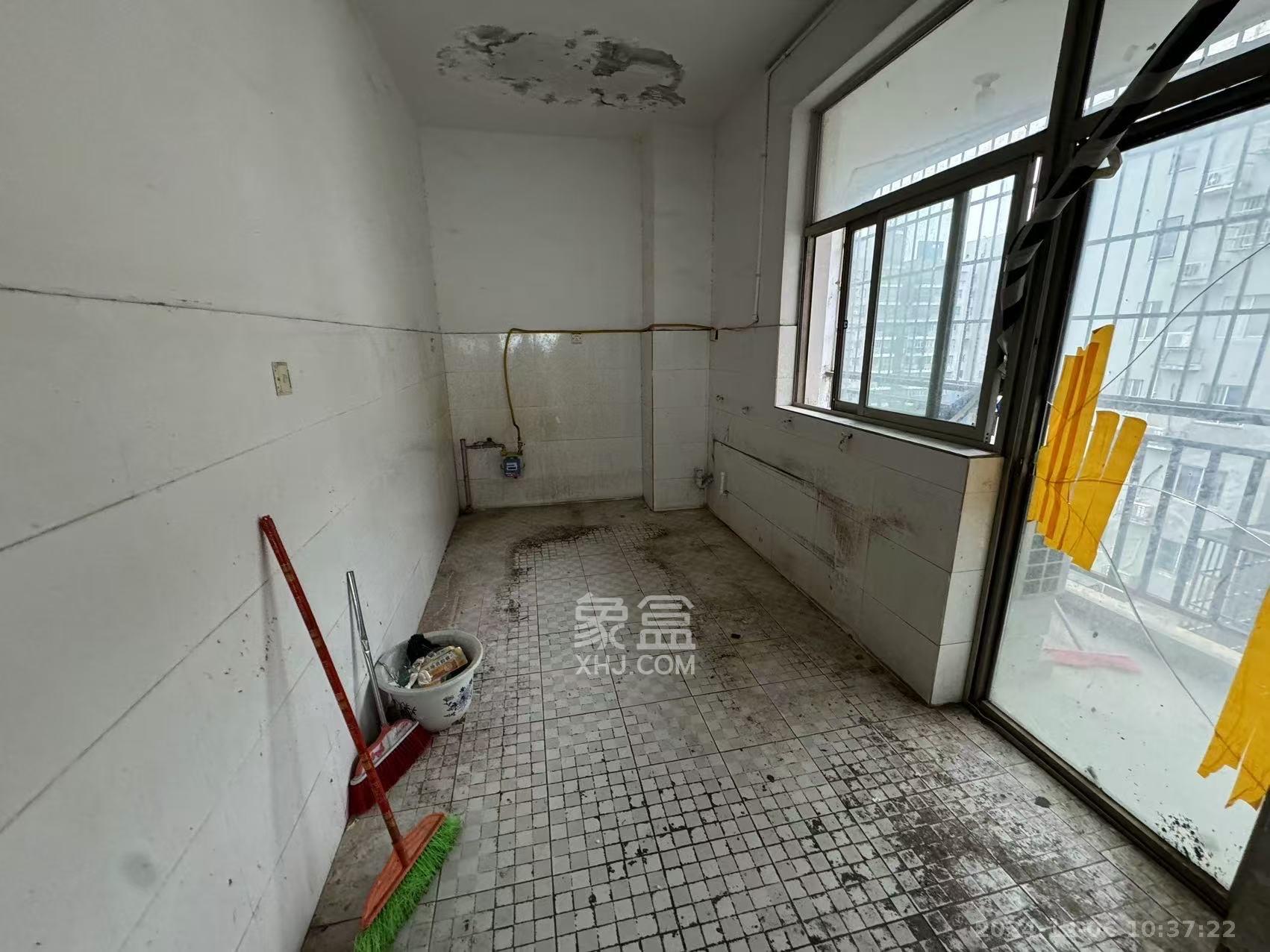 白沙湾嘉园 4室2厅1卫 2500.0元/月 白沙湾嘉园 4室2厅1卫 2500.0元/月室内图