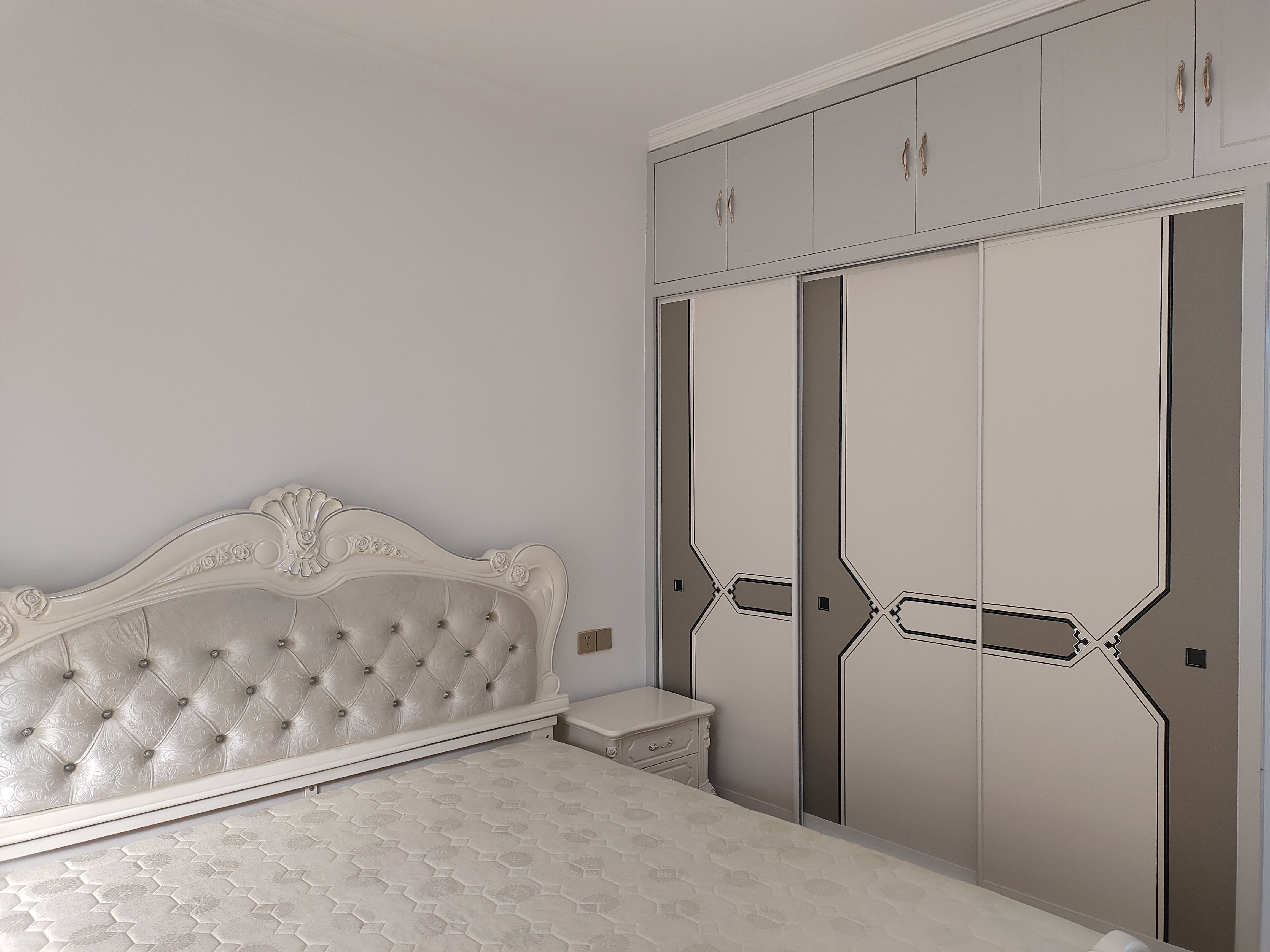 南坪花苑 3室2厅2卫 1800.0元/月 南坪花苑 3室2厅2卫 1800.0元/月室内图