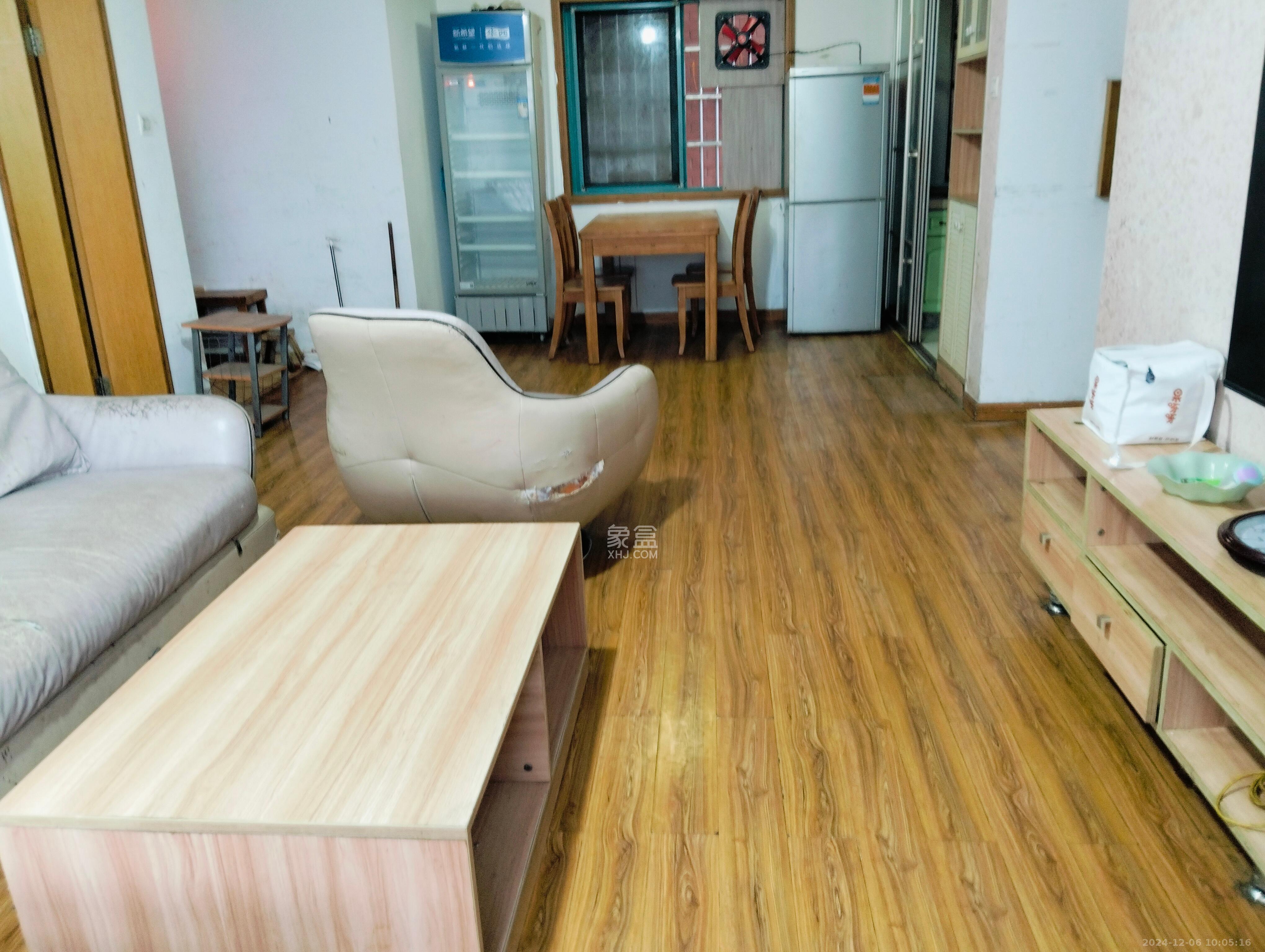 蝴蝶谷 3室2厅1卫 1500.0元/月 蝴蝶谷 3室2厅1卫 1500.0元/月室内图