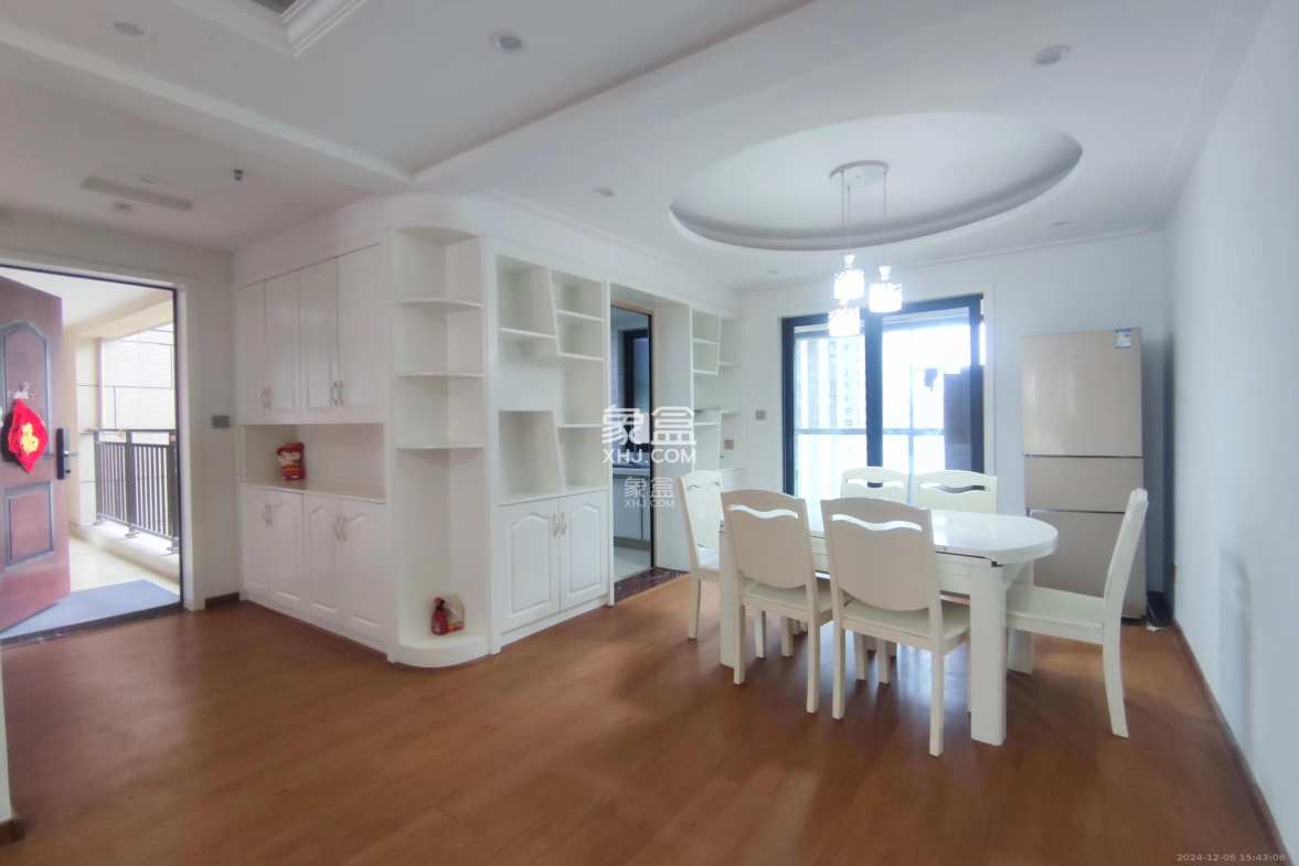 卓越浅水湾  4室2厅2卫    3000.0元/月 卓越浅水湾  4室2厅2卫    3000.0元/月室内图