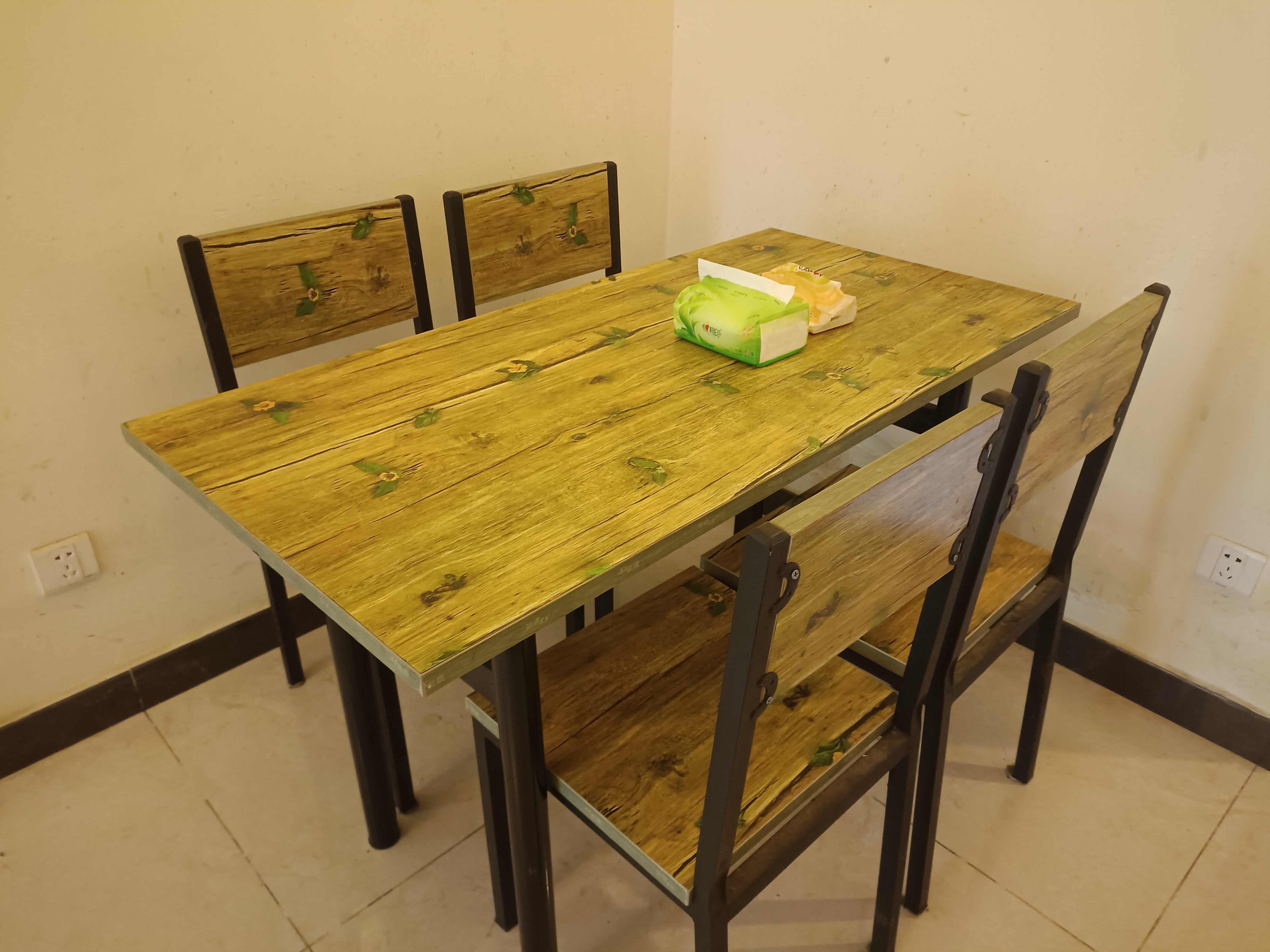 恒大绿洲 2室2厅1卫 1500.0元/月 恒大绿洲 2室2厅1卫 1500.0元/月户型图