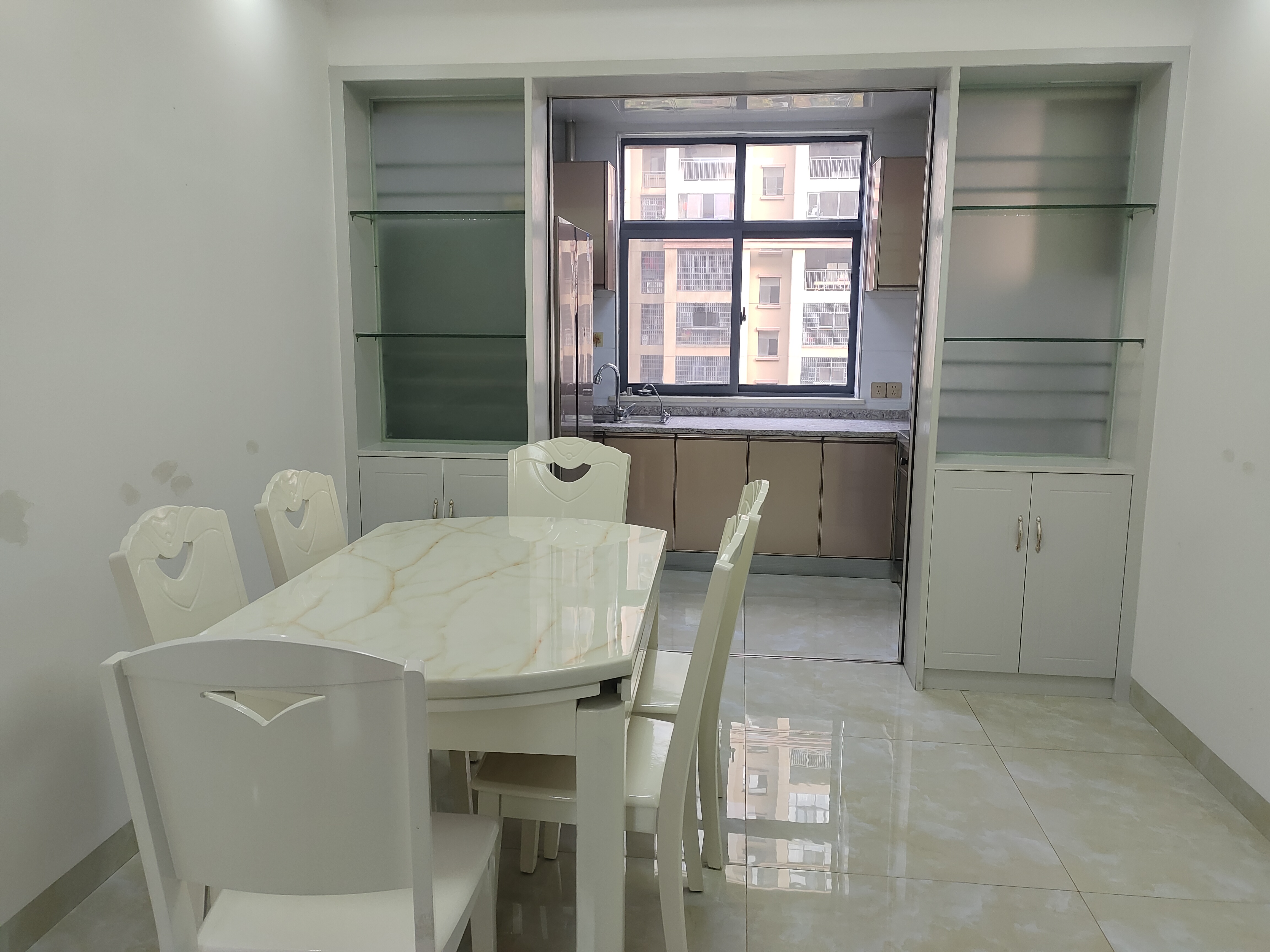 南坪花苑 3室2厅2卫 1800.0元/月 南坪花苑 3室2厅2卫 1800.0元/月室内图