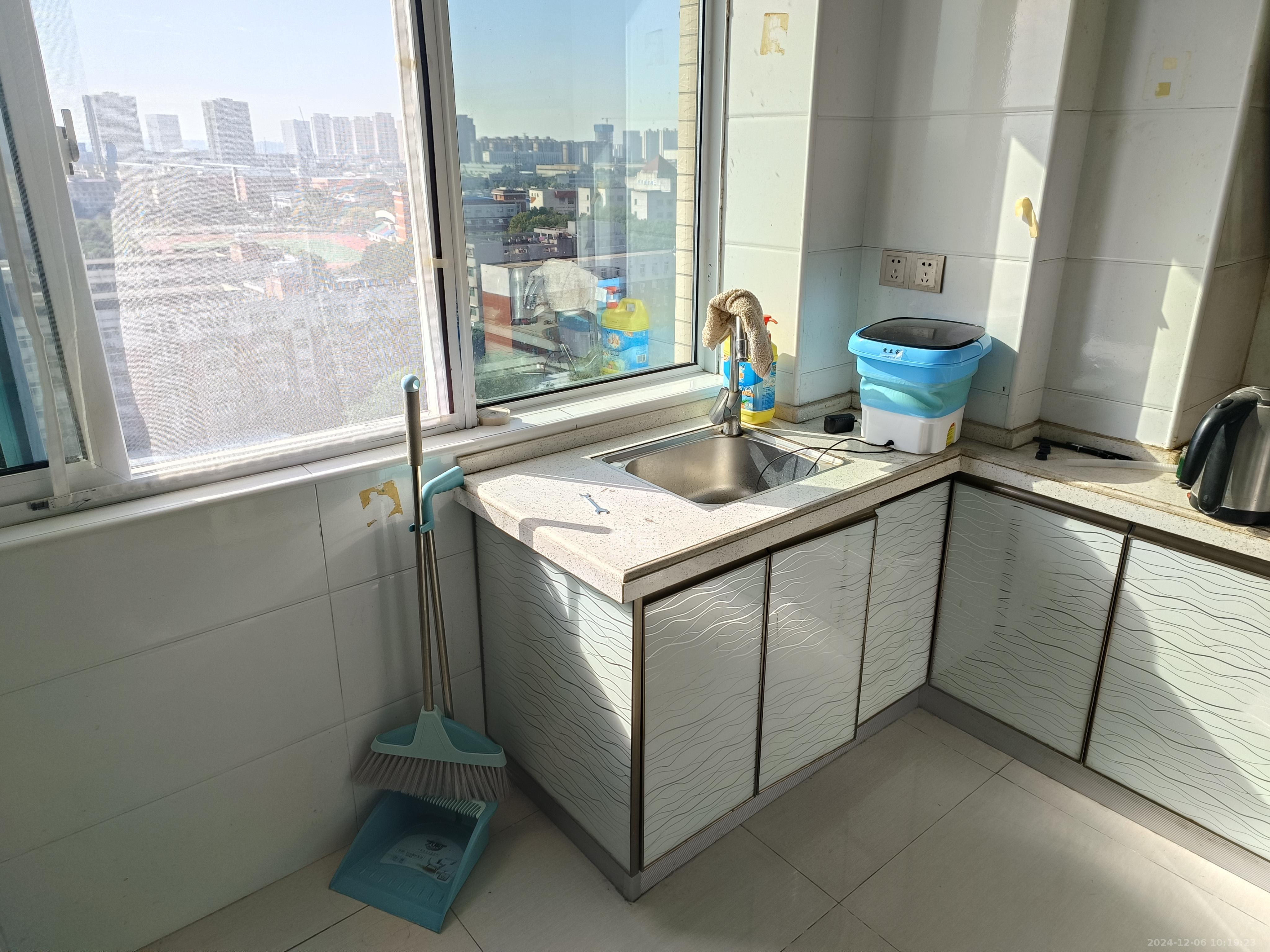 新远时代 1室1厅1卫 1000.0元/月 新远时代 1室1厅1卫 1000.0元/月室内图