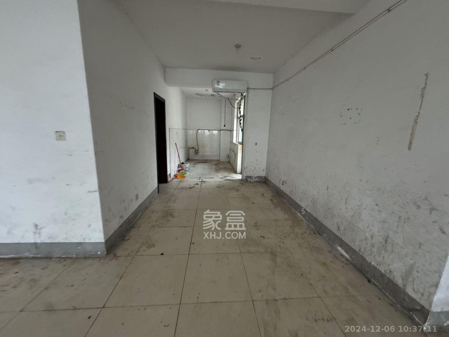 白沙湾嘉园 4室2厅1卫 2500.0元/月 白沙湾嘉园 4室2厅1卫 2500.0元/月室内图