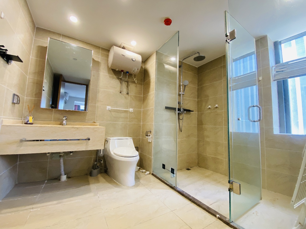 海航豪庭南苑 1室1厅1卫 120.0万 海航豪庭南苑 1室1厅1卫 120.0万客厅