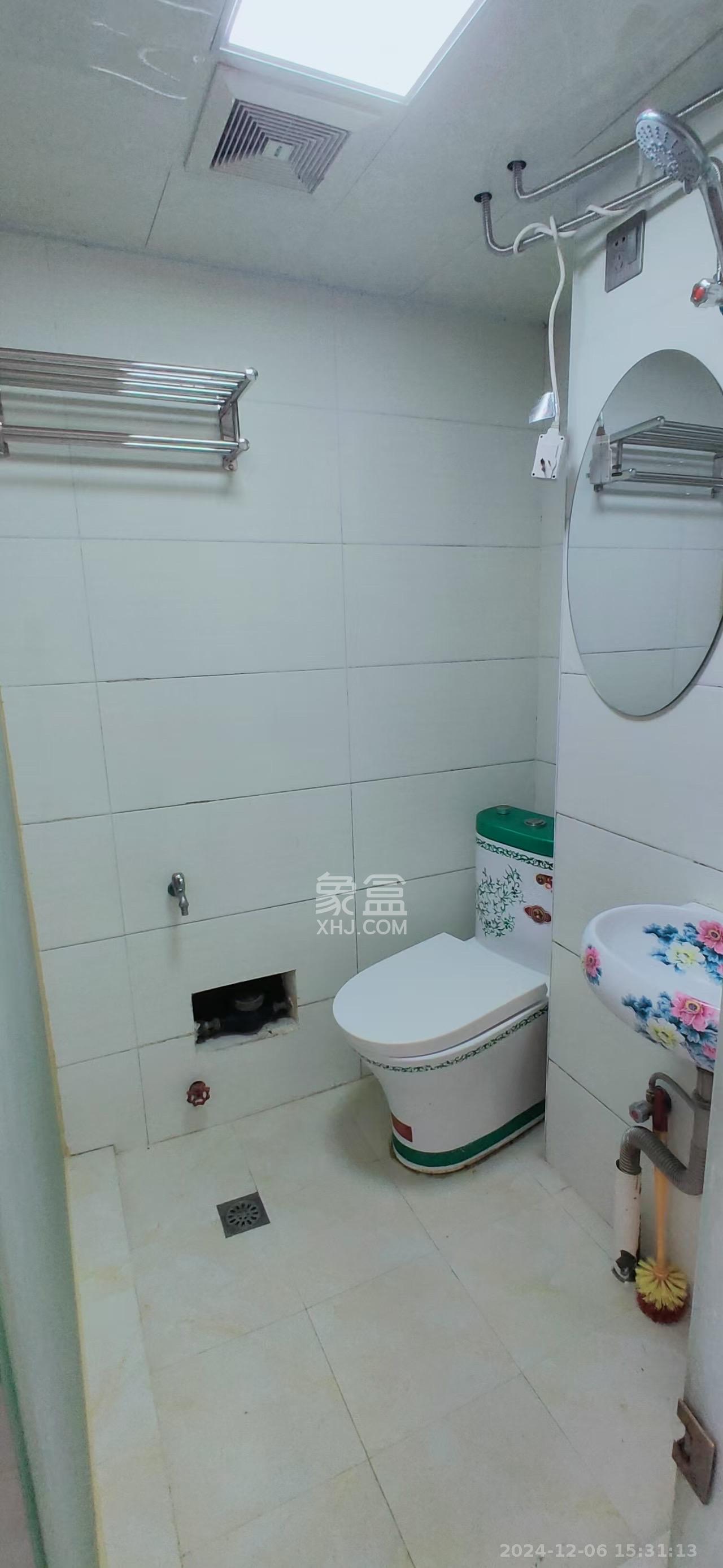 麓阳和景雅苑  1室1厅1卫   1000.00元/月室内图
