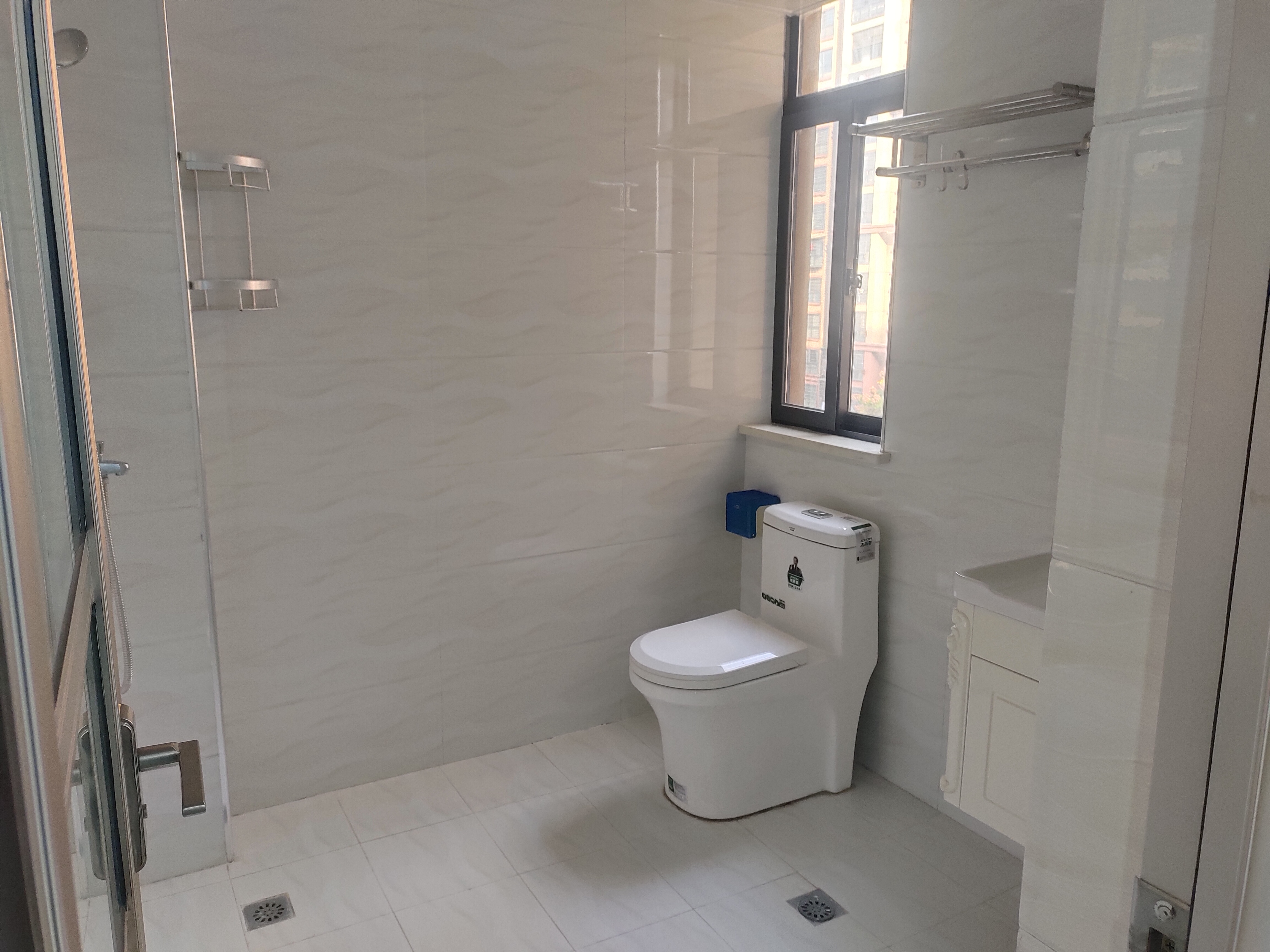 南坪花苑 3室2厅2卫 1800.0元/月 南坪花苑 3室2厅2卫 1800.0元/月室内图