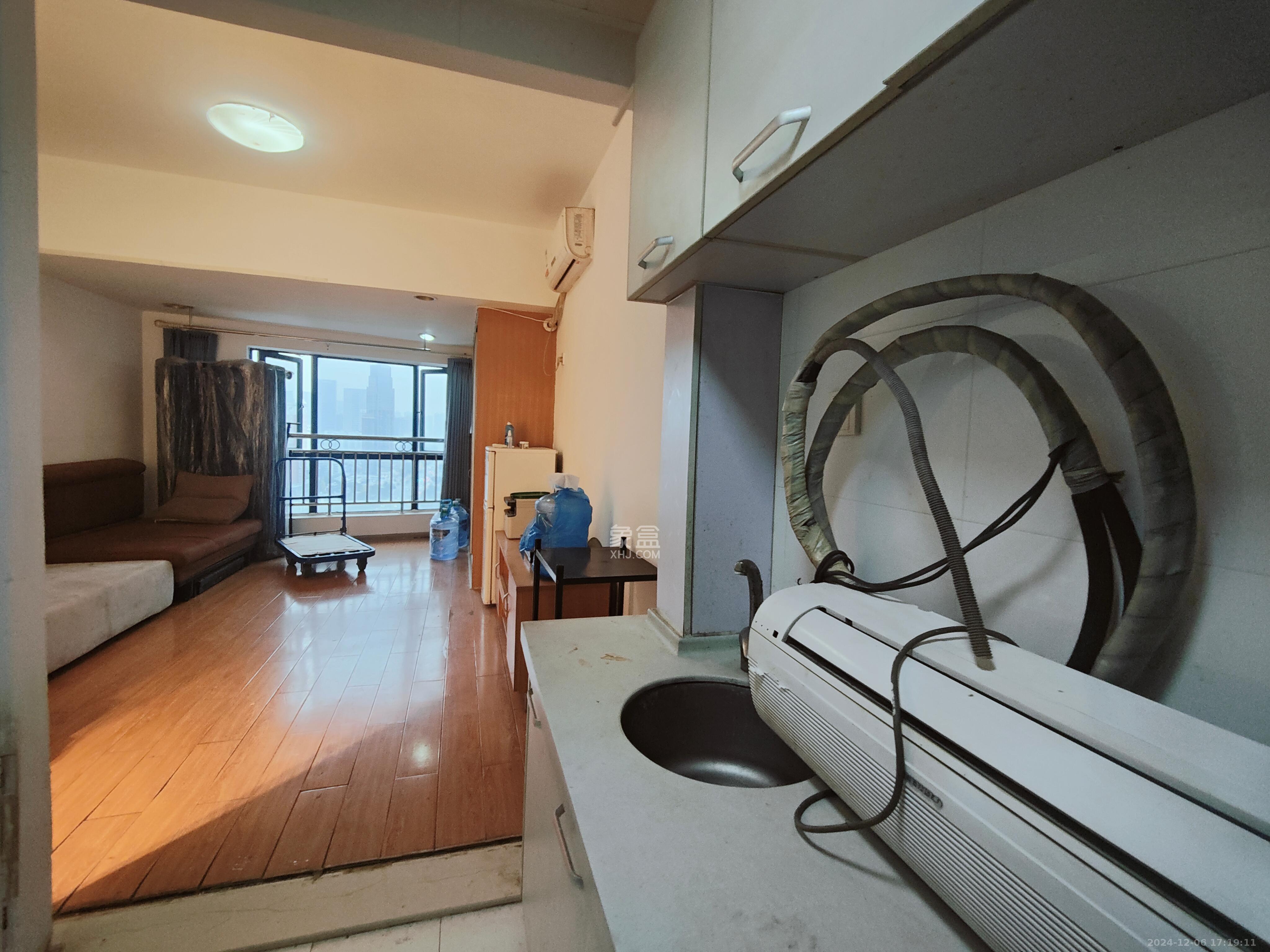 长沙之芯  1室1厅1卫    1600.0元/月 长沙之芯  1室1厅1卫    1600.0元/月