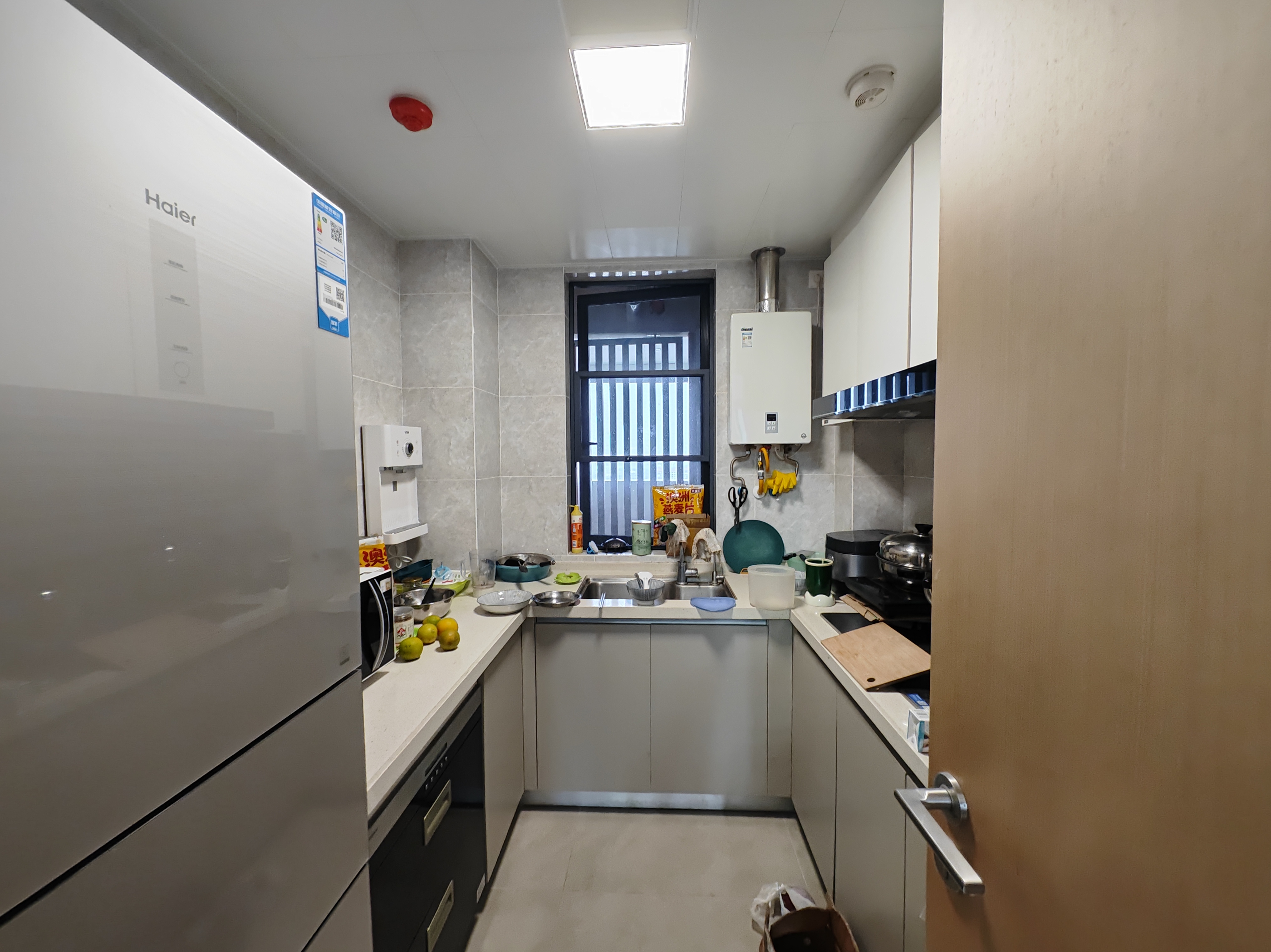 华润中心二期东悦府 3室2厅2卫 290.0万 华润中心二期东悦府 3室2厅2卫 290.0万客厅