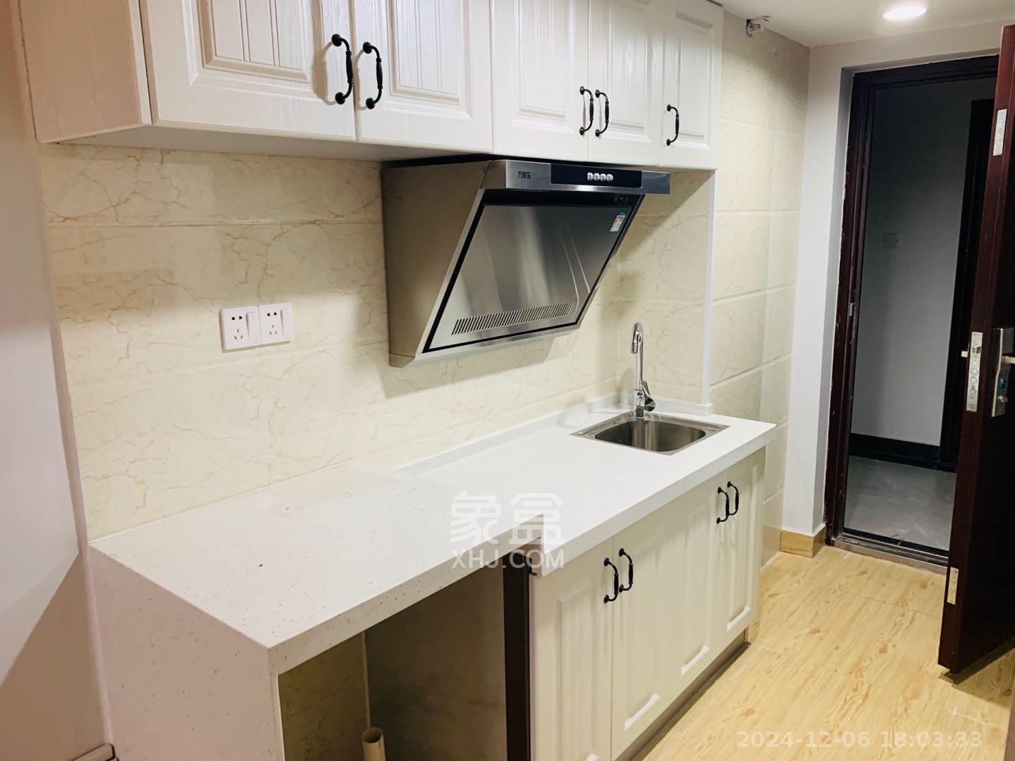 裕天国际商汇中心 1室0厅0卫 2000.0元/月 裕天国际商汇中心 1室0厅0卫 2000.0元/月室内图