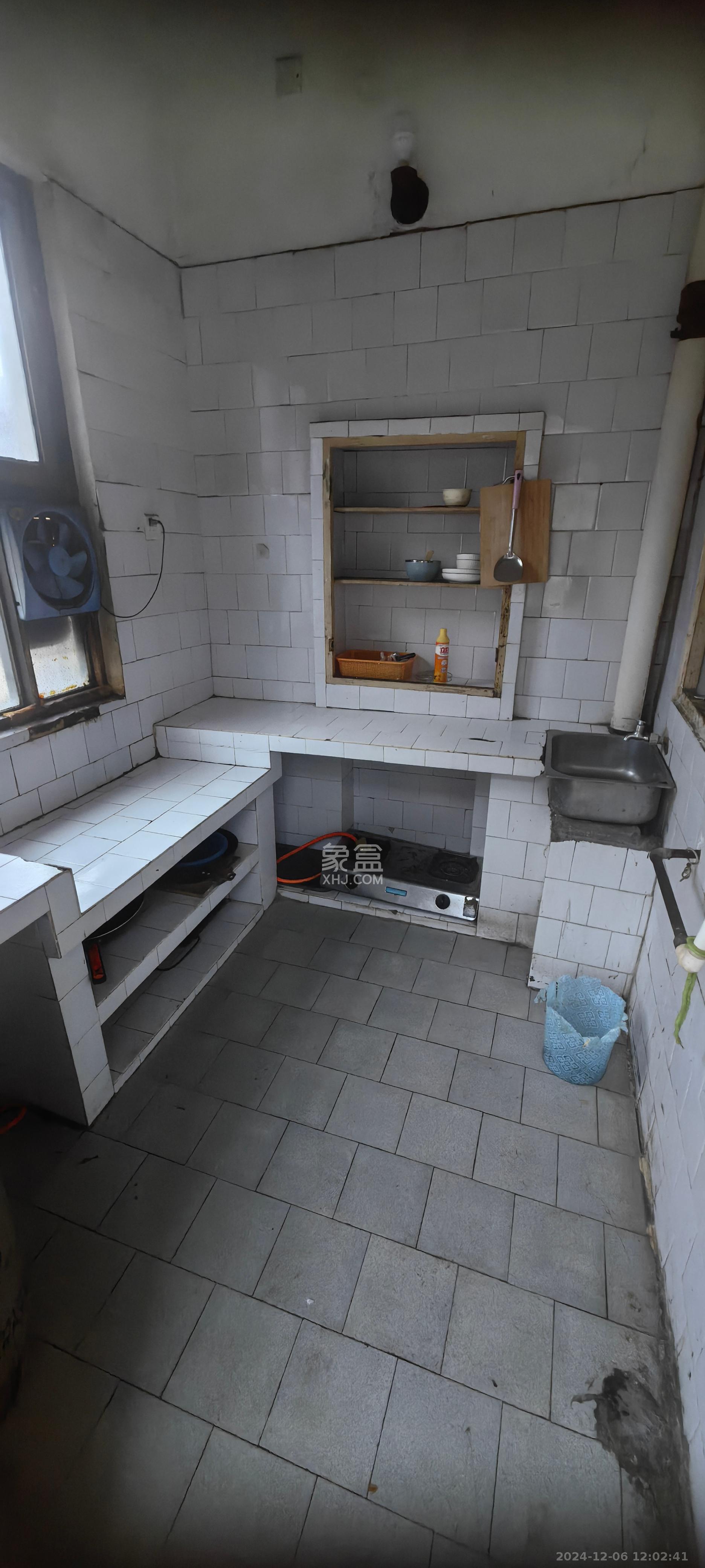 雨花区国税局左家塘宿舍 4室1厅1卫 1600.0元/月 雨花区国税局左家塘宿舍 4室1厅1卫 1600.0元/月室内图