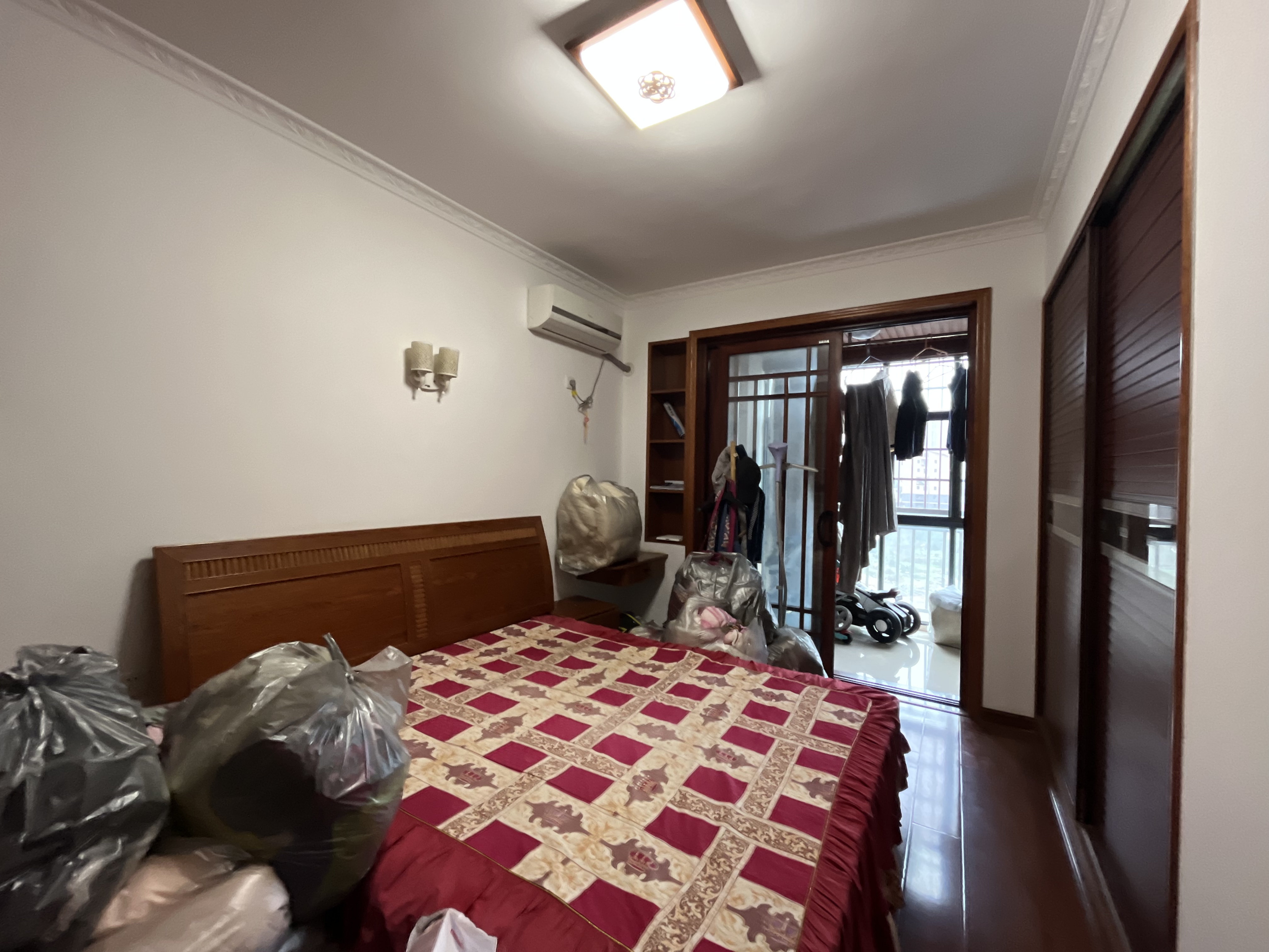 大通和苑 3室2厅2卫 48.8万 大通和苑 3室2厅2卫 48.8万客厅