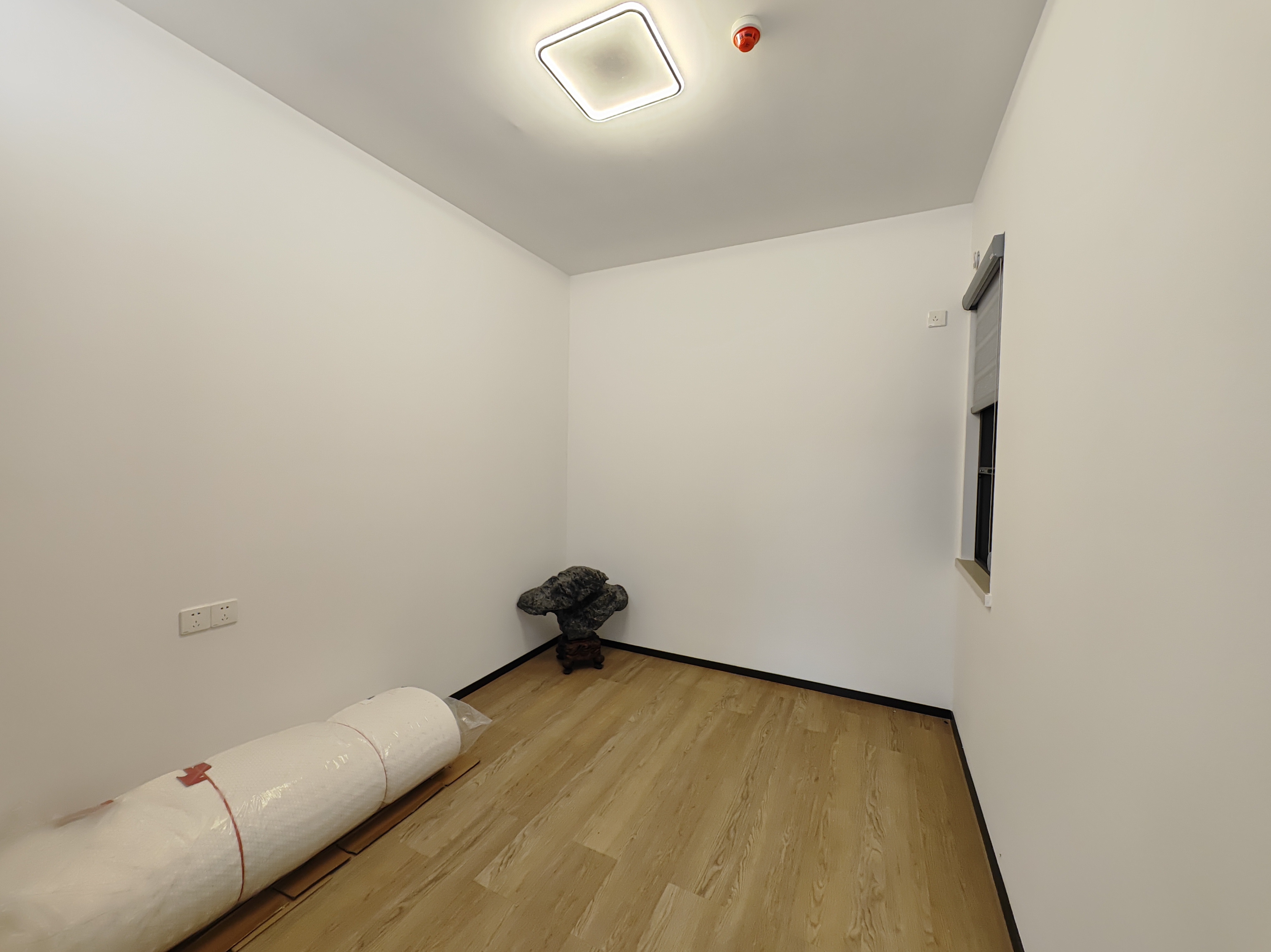 华润中心二期东悦府 3室2厅2卫 290.0万 华润中心二期东悦府 3室2厅2卫 290.0万客厅