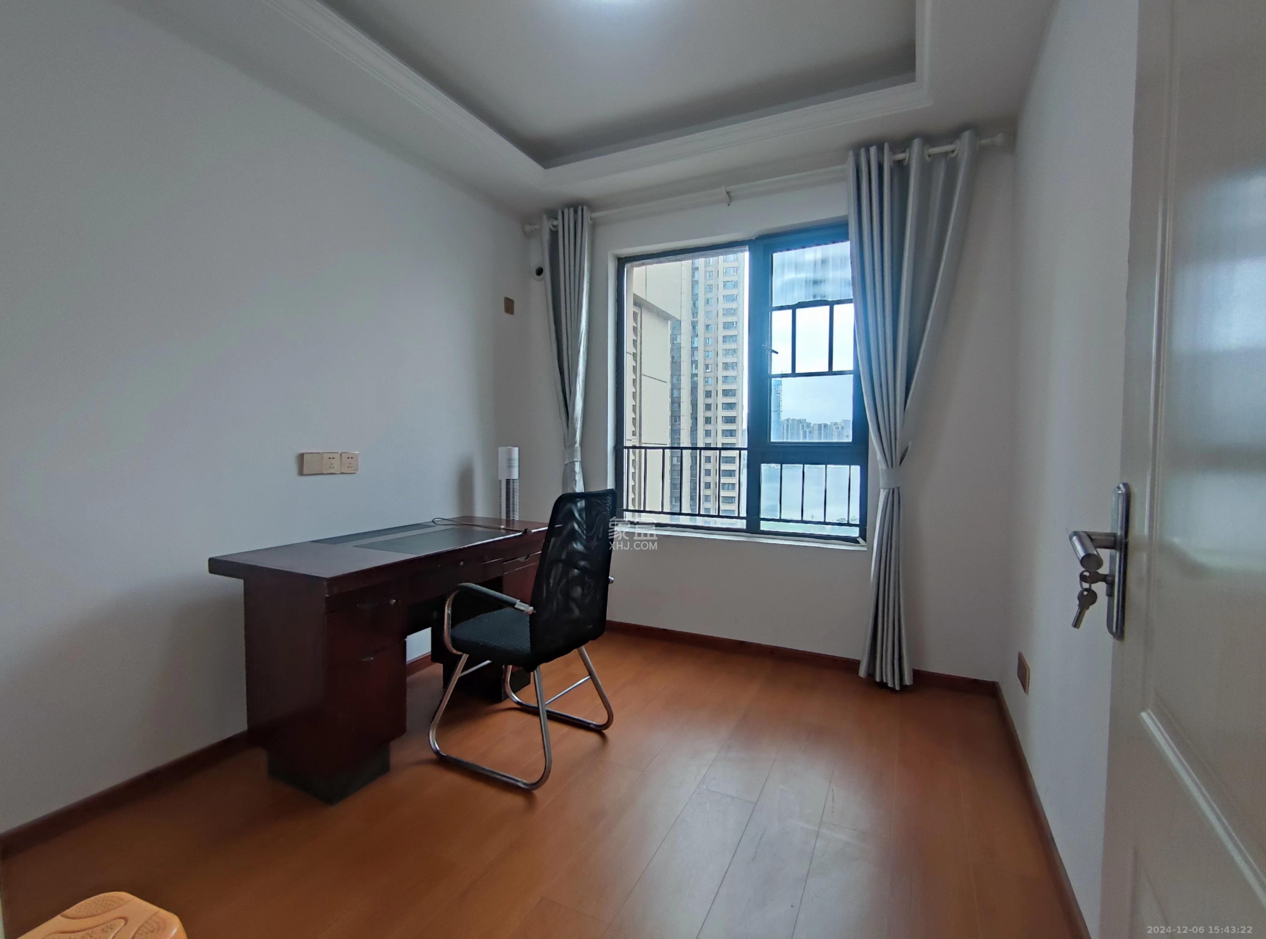 卓越浅水湾  4室2厅2卫    3000.0元/月 卓越浅水湾  4室2厅2卫    3000.0元/月室内图